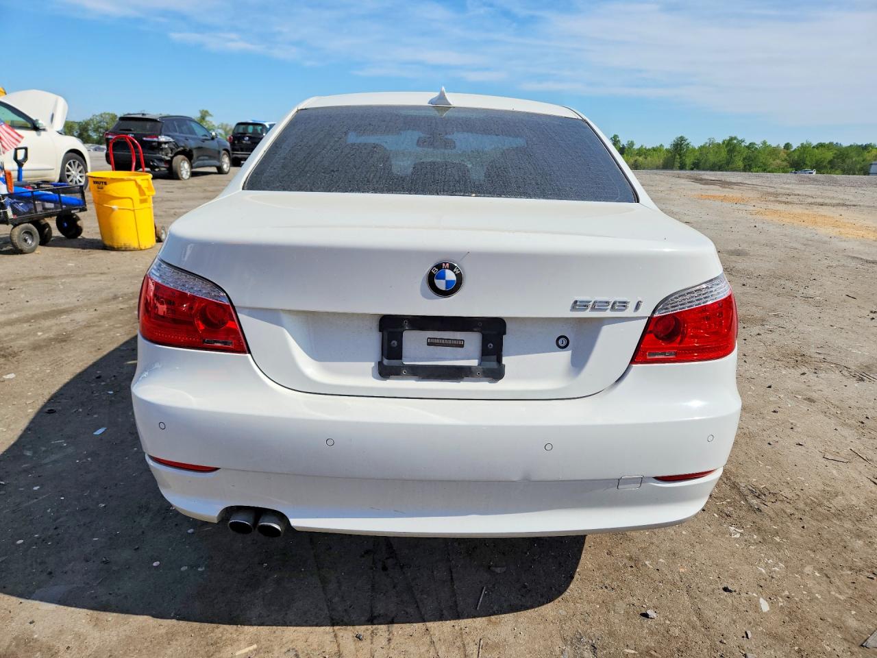 2009 Bmw 528 Xi Белый vin: WBANV13569C153088