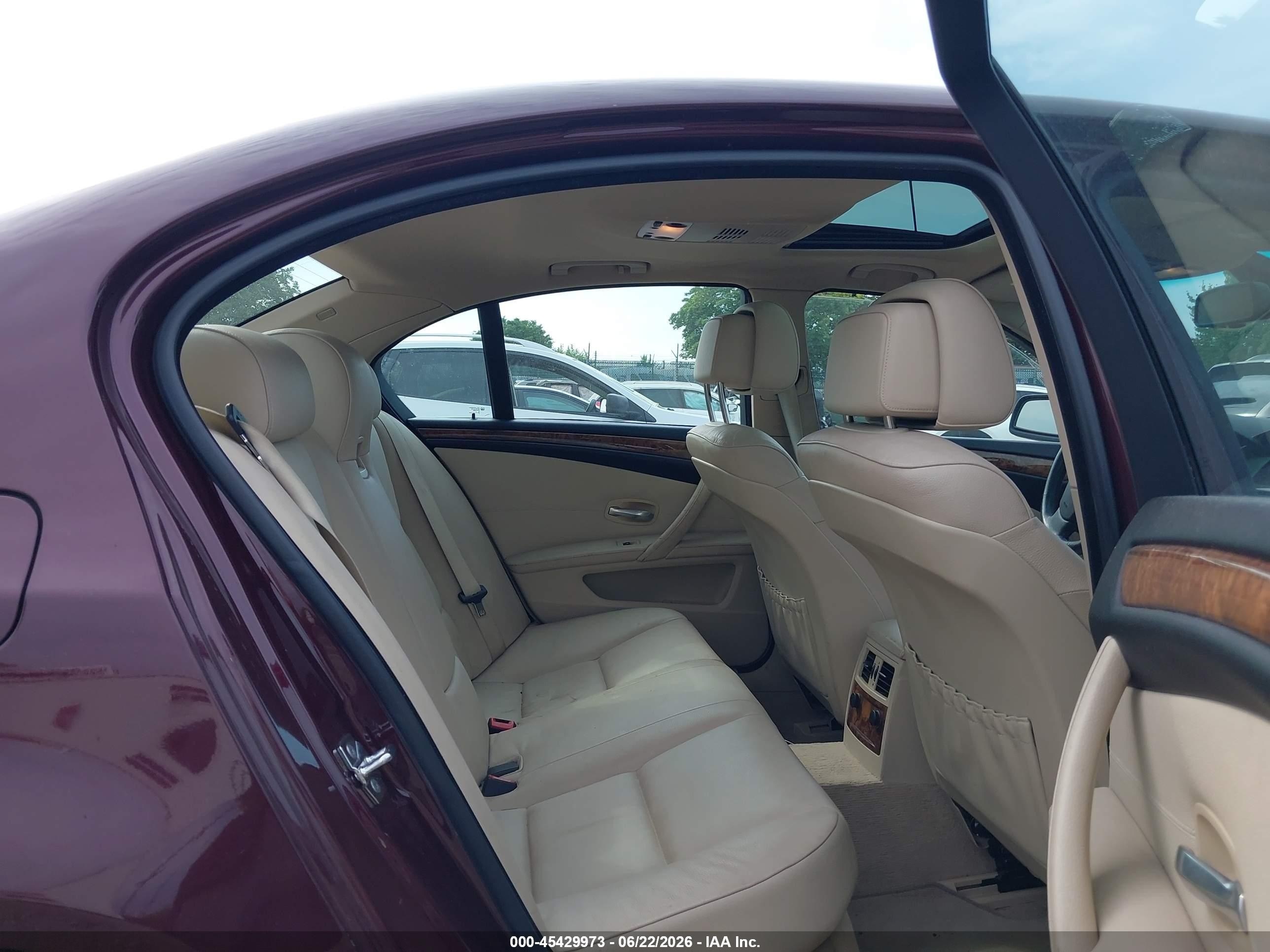 2009 Bmw 528i Xdrive Burgundy vin: WBANV13569C153351