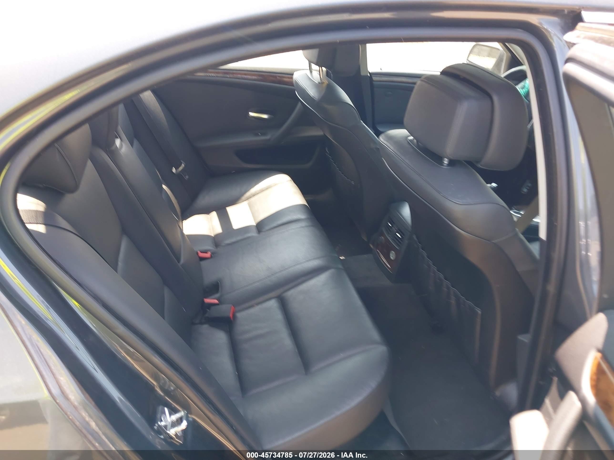 2008 Bmw 528xi   Серый vin: WBANV13598CZ53589