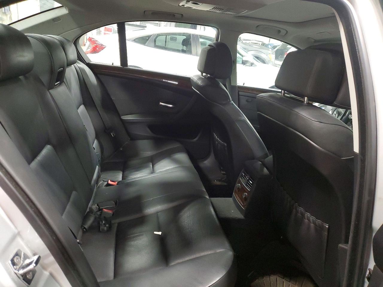 2009 Bmw 528 Xi Silver vin: WBANV13599C151884
