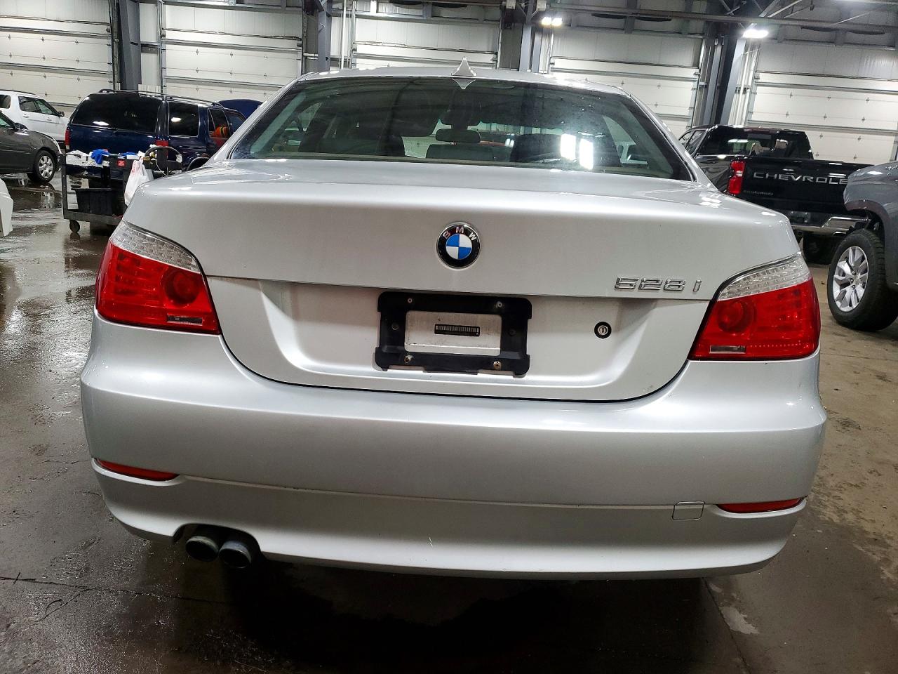 2009 Bmw 528 Xi Silver vin: WBANV13599C151884