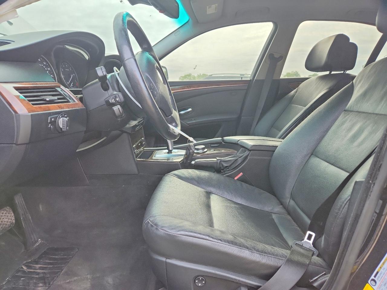 2008 Bmw 528 Xi Black vin: WBANV135X8CZ52886