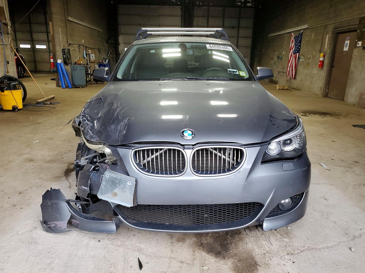 2010 Bmw 528 Xi Silver vin: WBANV1C50AC445453