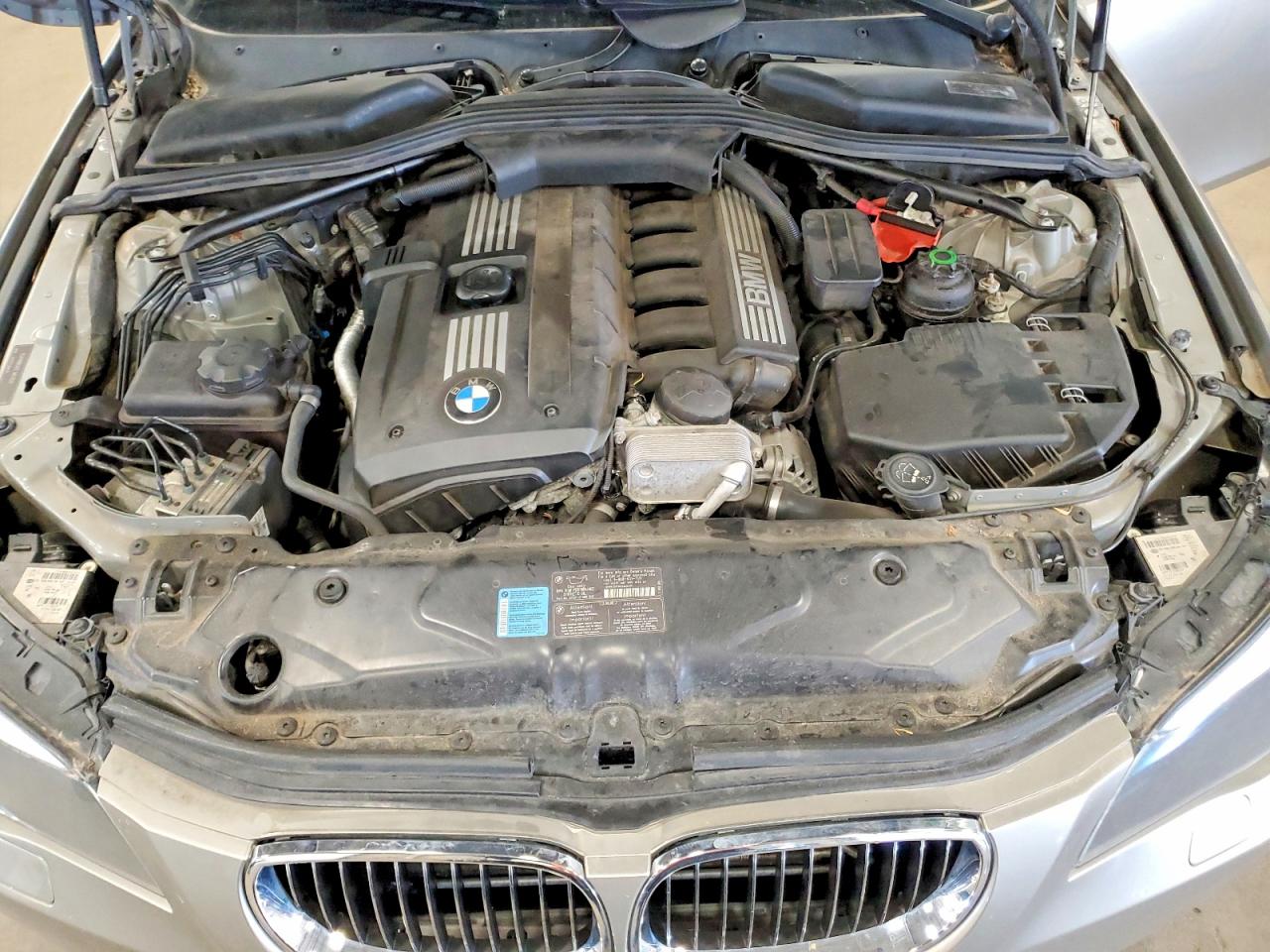 2010 Bmw 528 Xi Beige vin: WBANV1C51AC159983