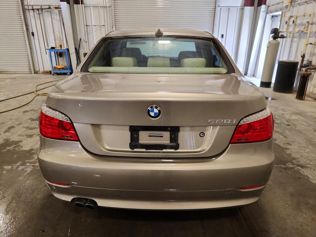 2010 Bmw 528i Tan vin: WBANV1C51AC159983