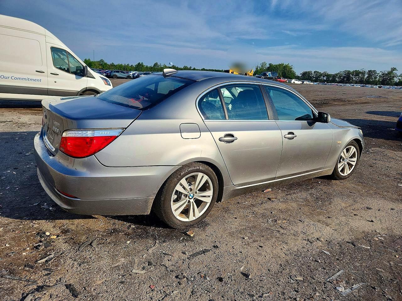 2010 Bmw 528 Xi Gray vin: WBANV1C52AC156560