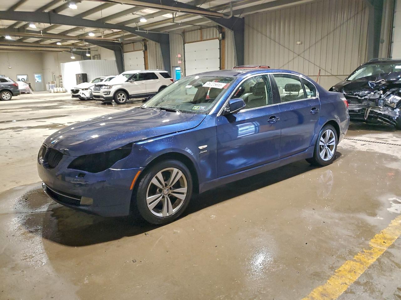 2010 Bmw 528 Xi Blue vin: WBANV1C55AC389381