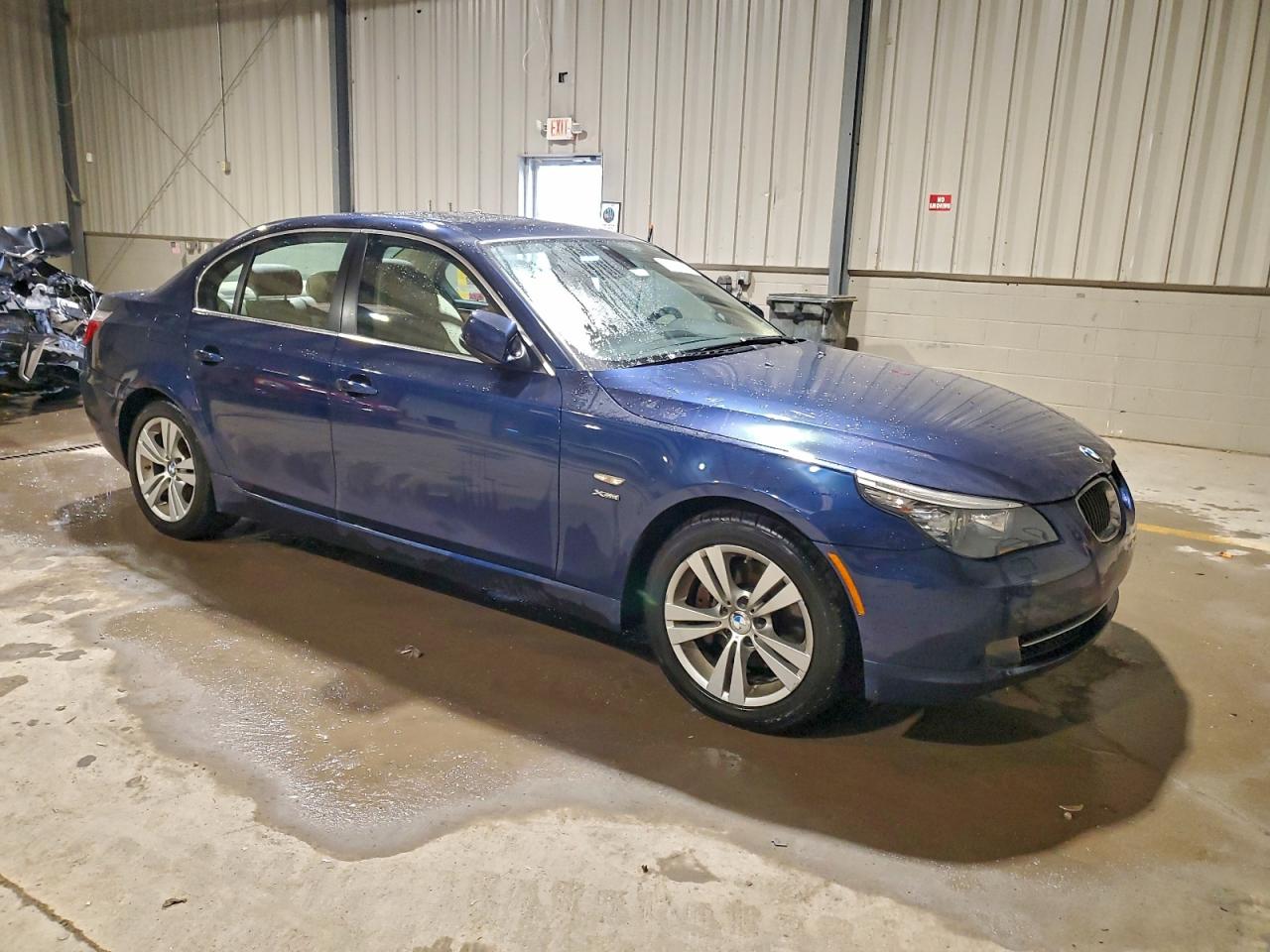 2010 Bmw 528 Xi Blue vin: WBANV1C55AC389381