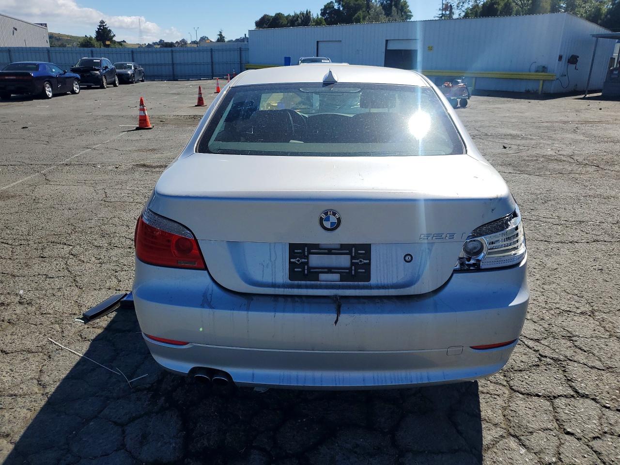 2010 Bmw 528 Xi Silver vin: WBANV1C56AC157694