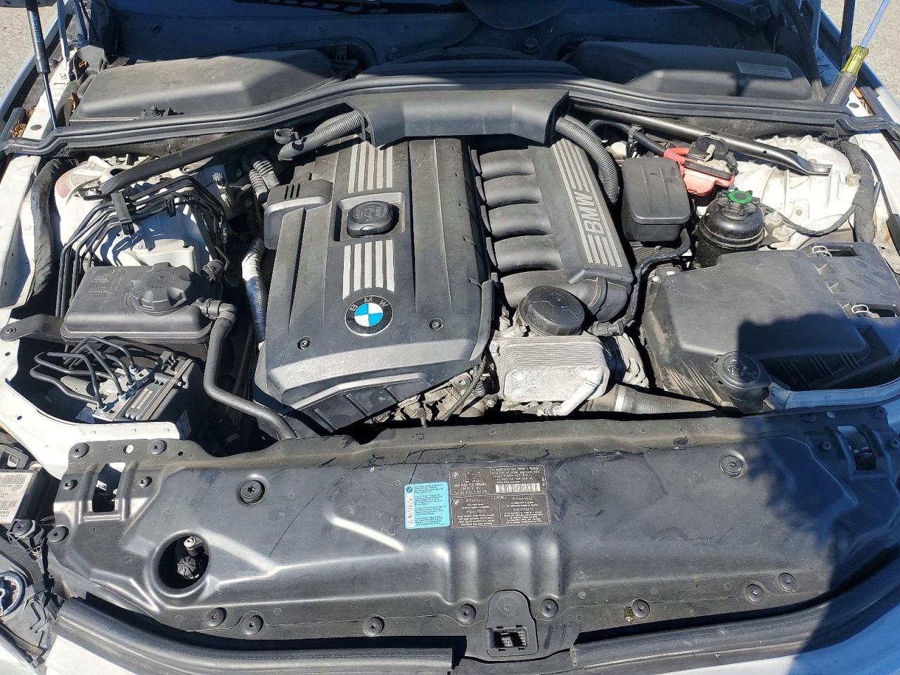 2010 Bmw 528 Xi Silver vin: WBANV1C56AC157694