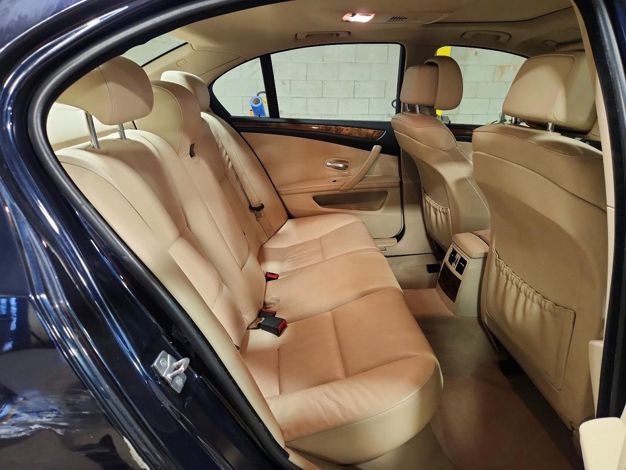 2010 Bmw 528 Xi Black vin: WBANV1C58AC389357