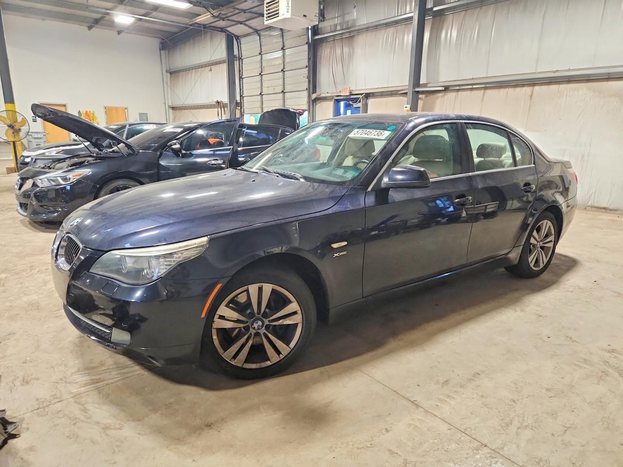 2010 Bmw 528 Xi Черный vin: WBANV1C58AC389357