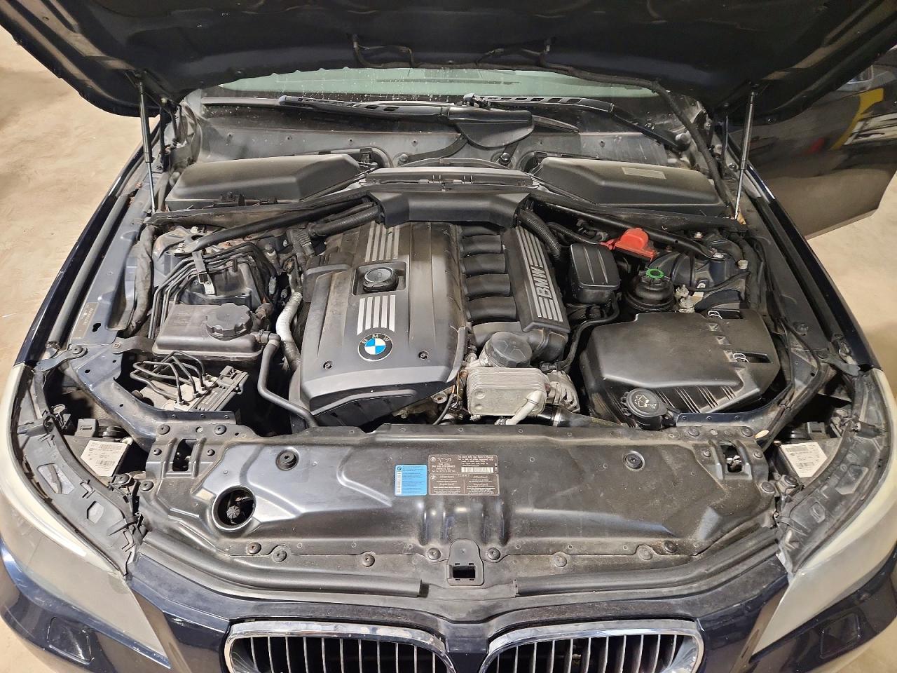2010 Bmw 528 Xi Black vin: WBANV1C58AC389357
