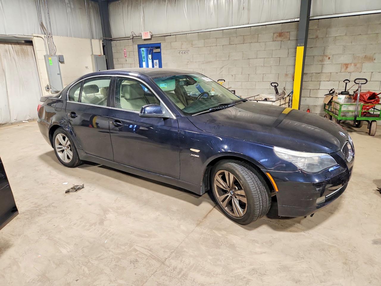 2010 Bmw 528 Xi Black vin: WBANV1C58AC389357