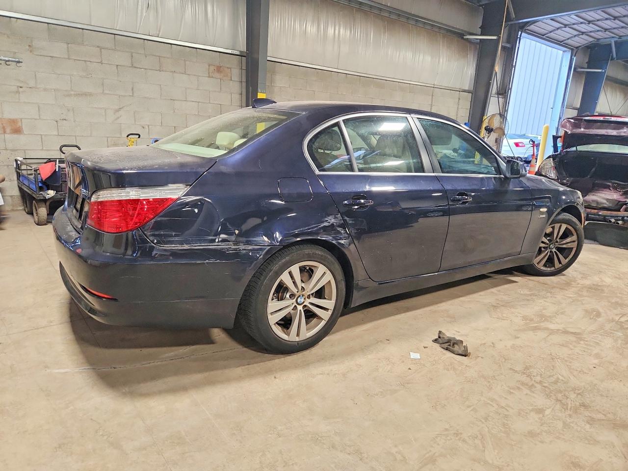 2010 Bmw 528 Xi Black vin: WBANV1C58AC389357