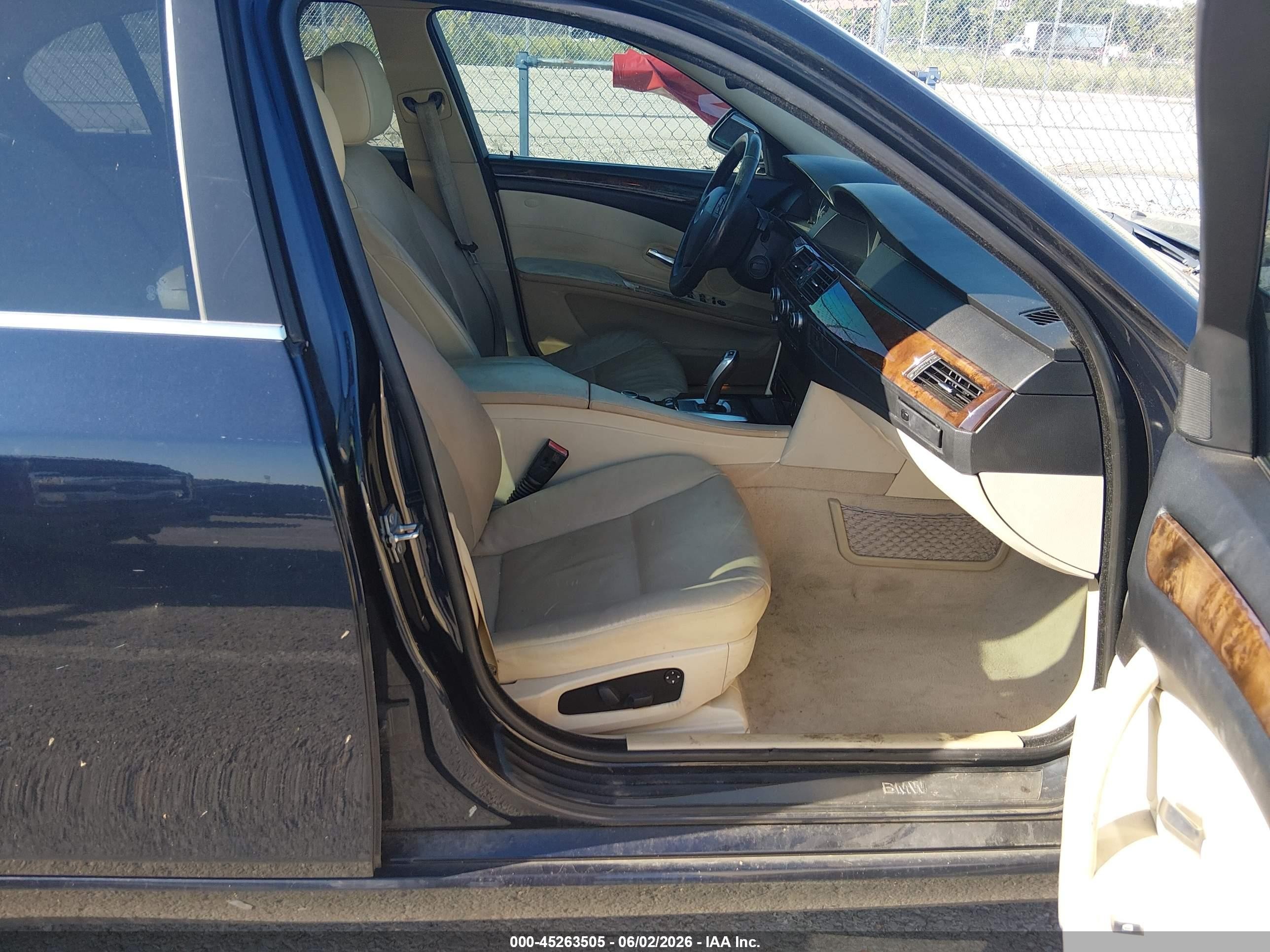 2010 Bmw 528i Xdrive Black vin: WBANV1C58AC442803