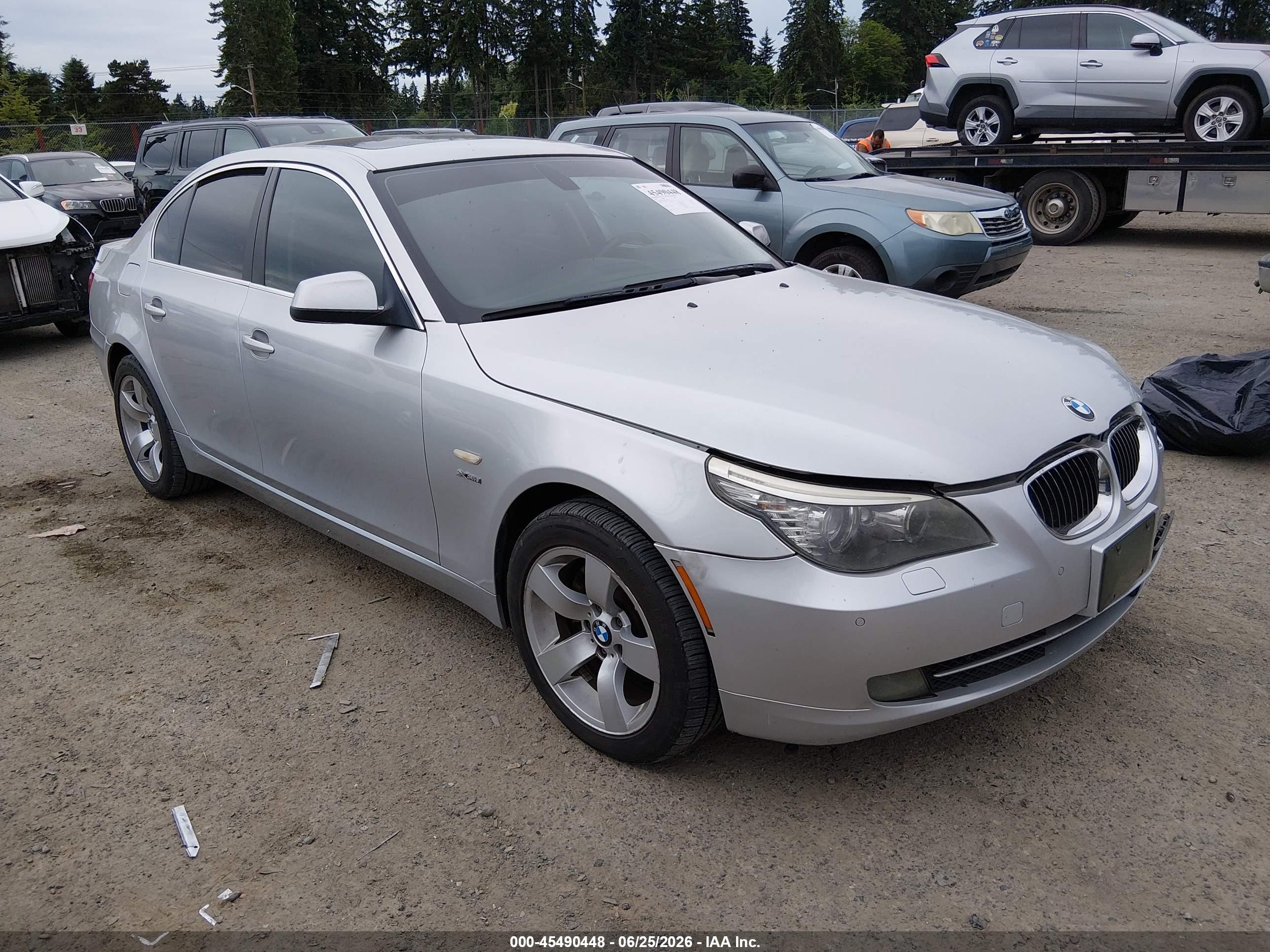 2010 Bmw 528i Xdrive Серебряный vin: WBANV1C59AC443555