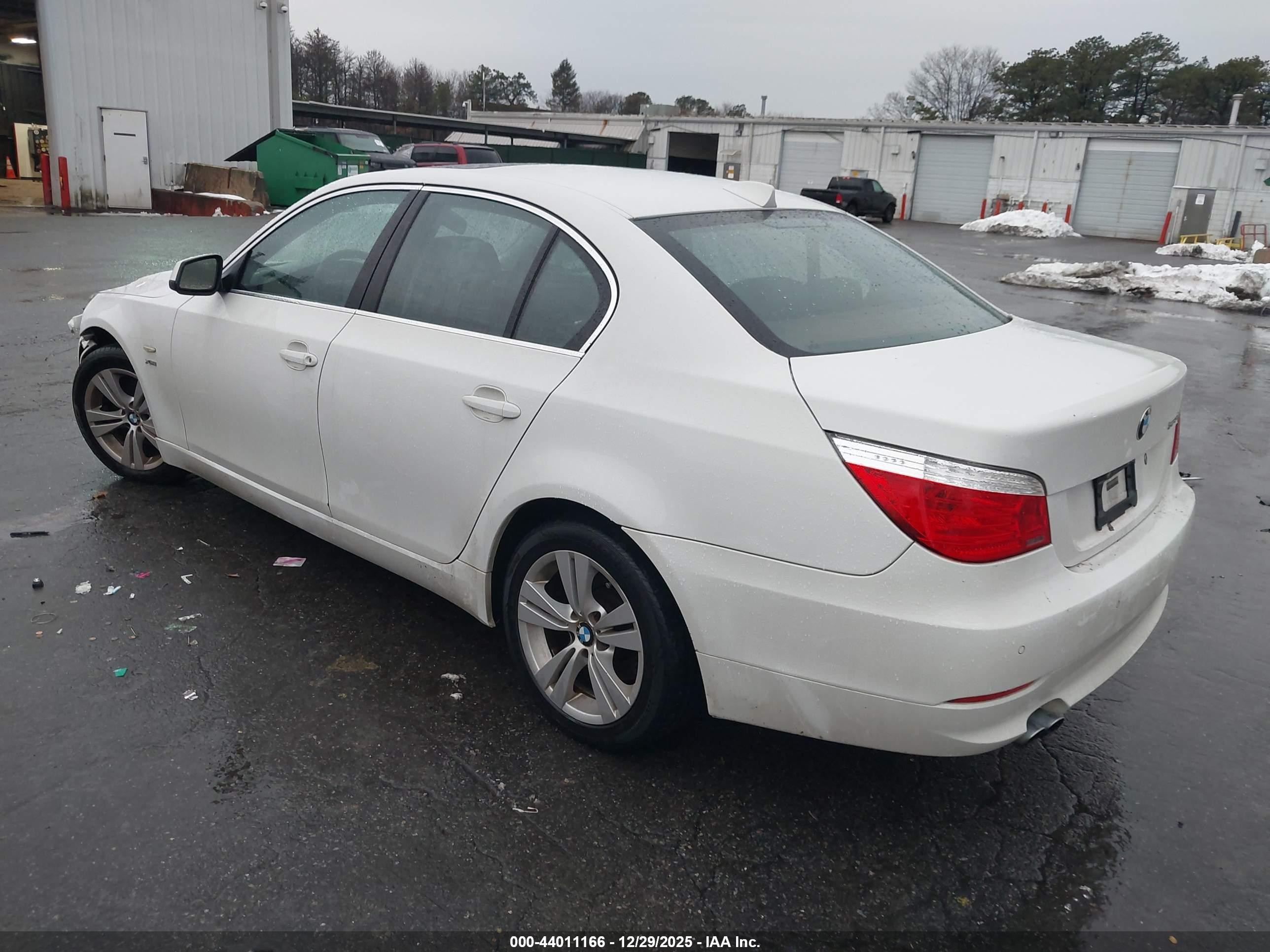 2010 Bmw 528i Xdrive White vin: WBANV1C5XAC388517