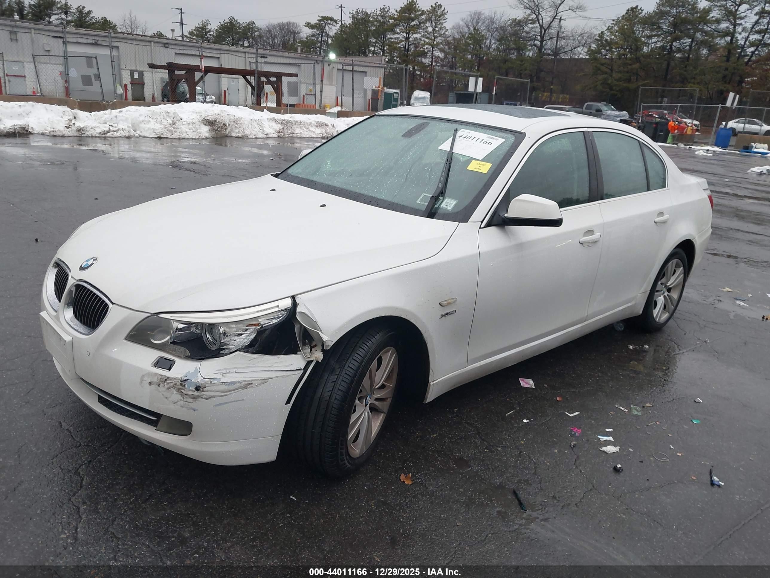 2010 Bmw 528i Xdrive White vin: WBANV1C5XAC388517