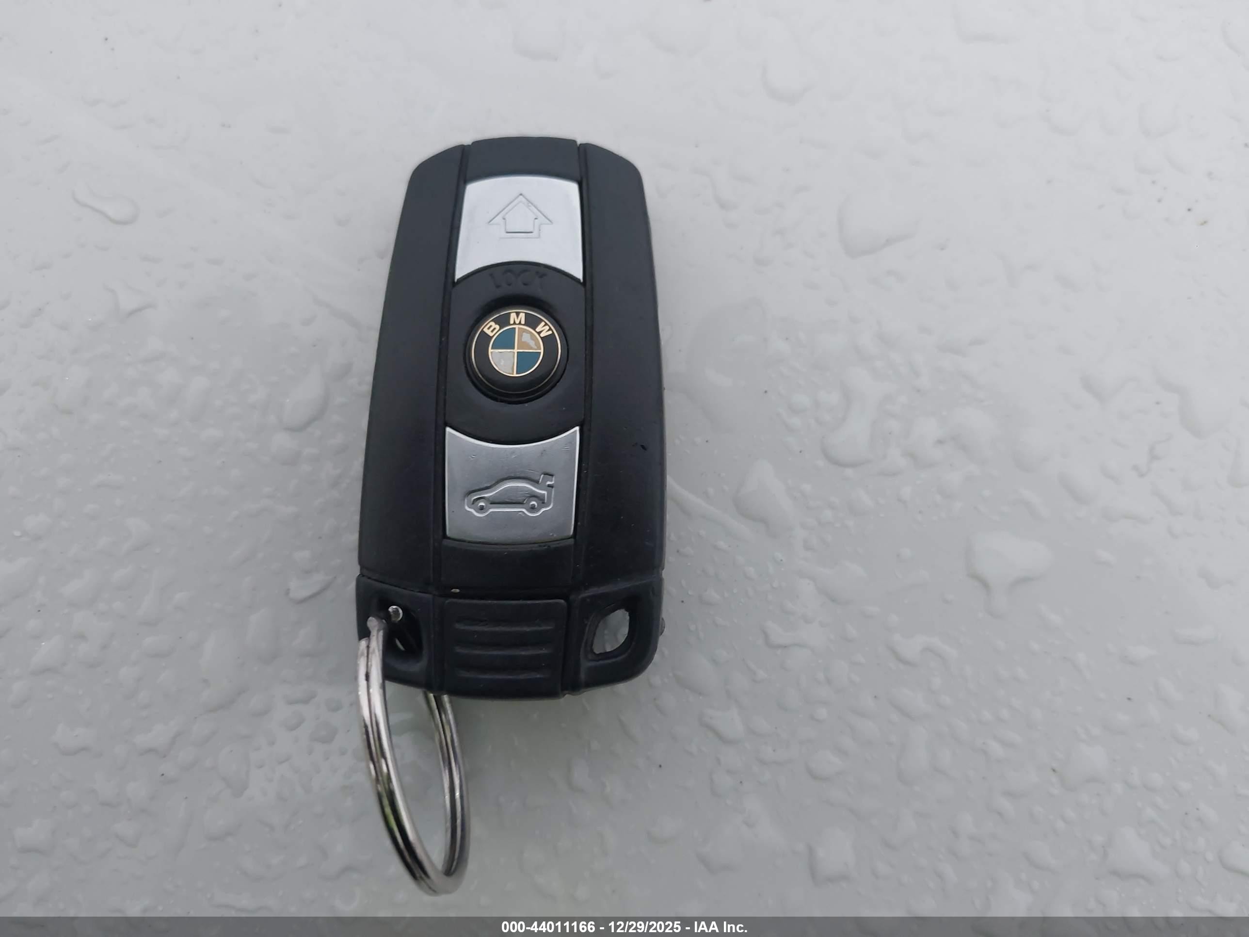 2010 Bmw 528i Xdrive White vin: WBANV1C5XAC388517