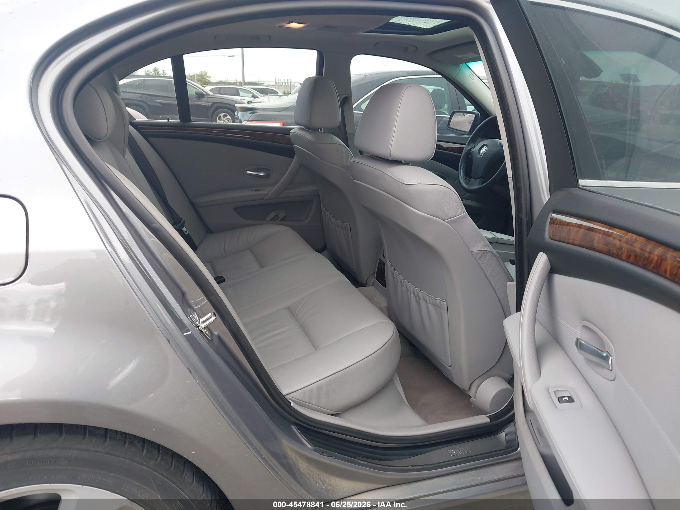 2008 Bmw 535xi   Серый vin: WBANV93598CW56451
