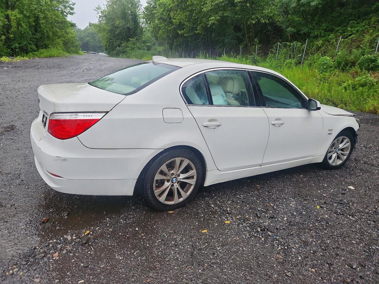 2010 Bmw 535 Xi Белый vin: WBANV9C52AC391930