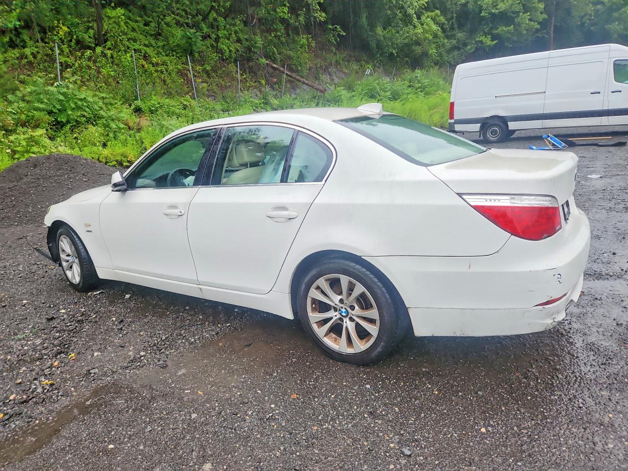 2010 Bmw 535 Xi Белый vin: WBANV9C52AC391930