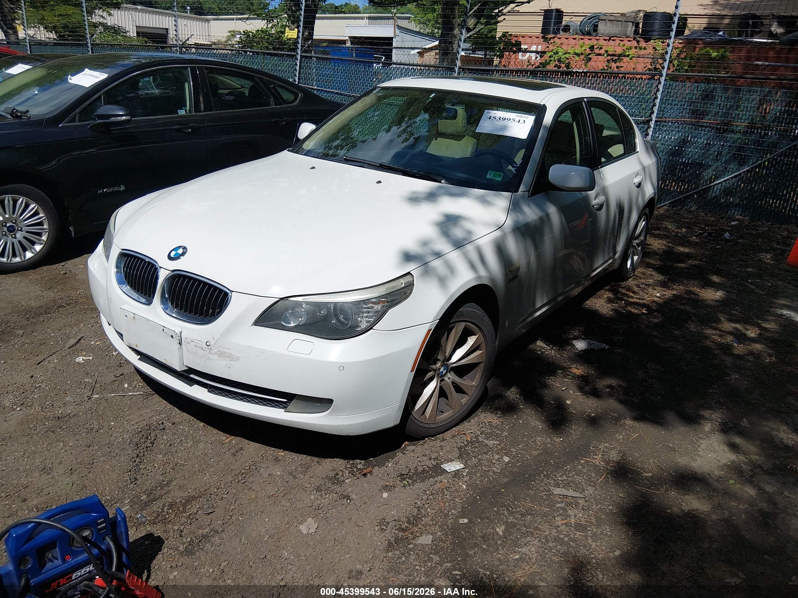 2010 Bmw 535i Xdrive White vin: WBANV9C55AC136737