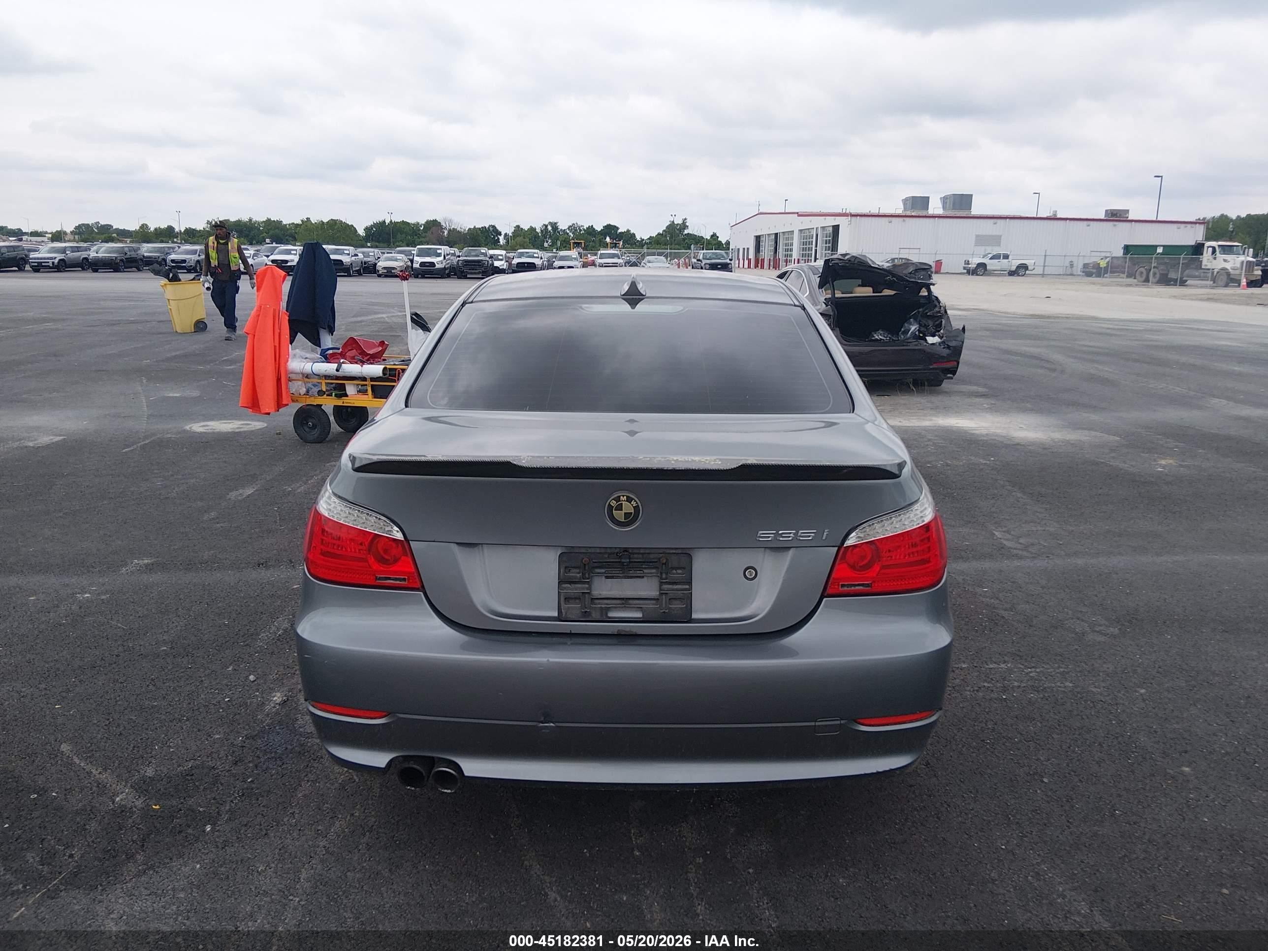 2008 Bmw 535i   Silver vin: WBANW13538CZ82387