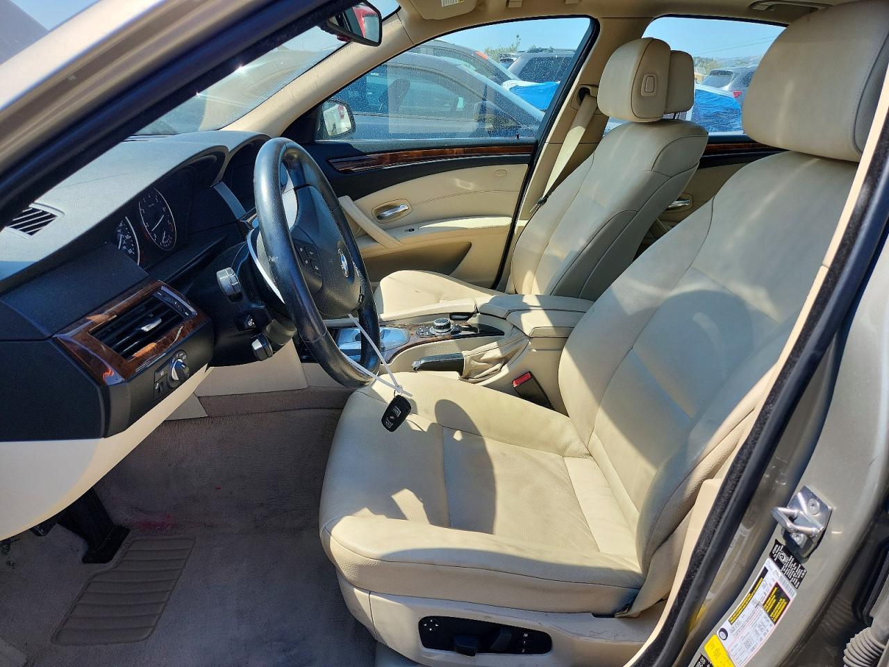 2010 Bmw 535 I Beige vin: WBANW1C54AC167055
