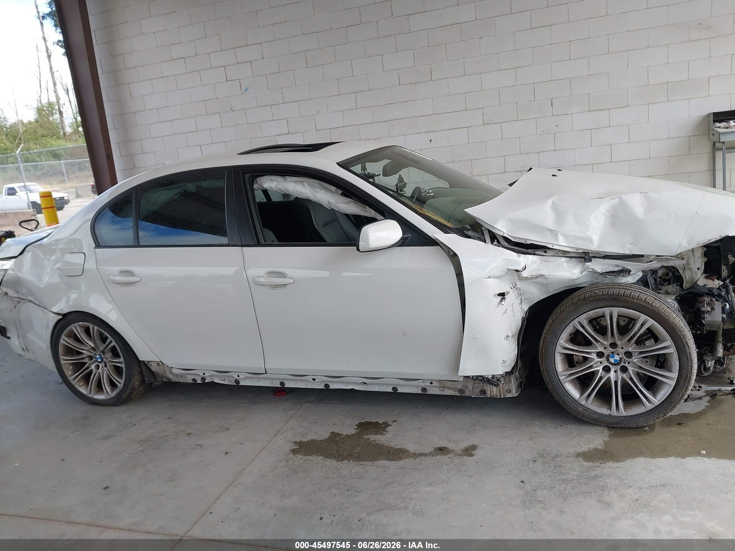 2010 Bmw 535i   White vin: WBANW1C55AC164049
