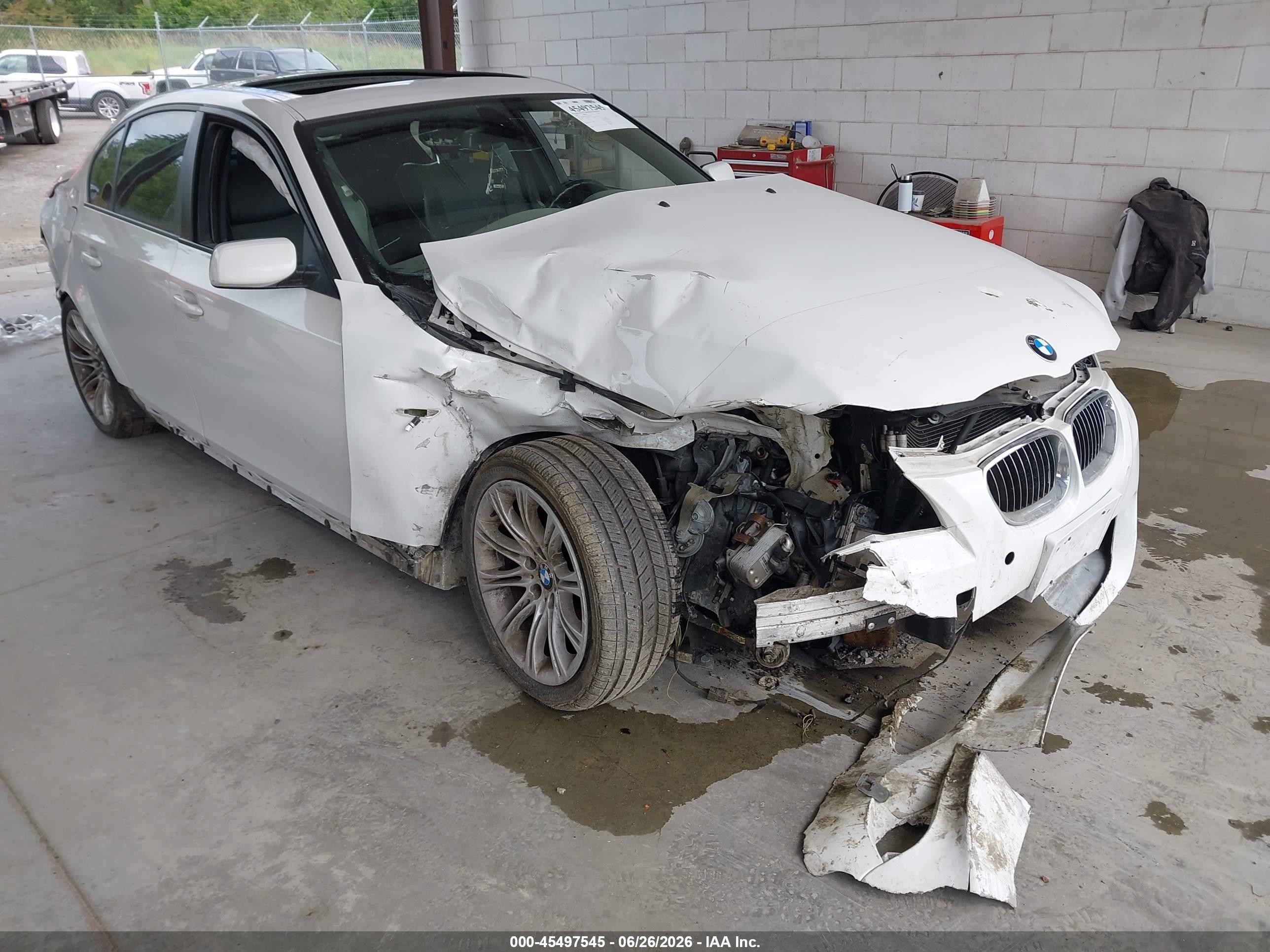 2010 Bmw 535i   White vin: WBANW1C55AC164049