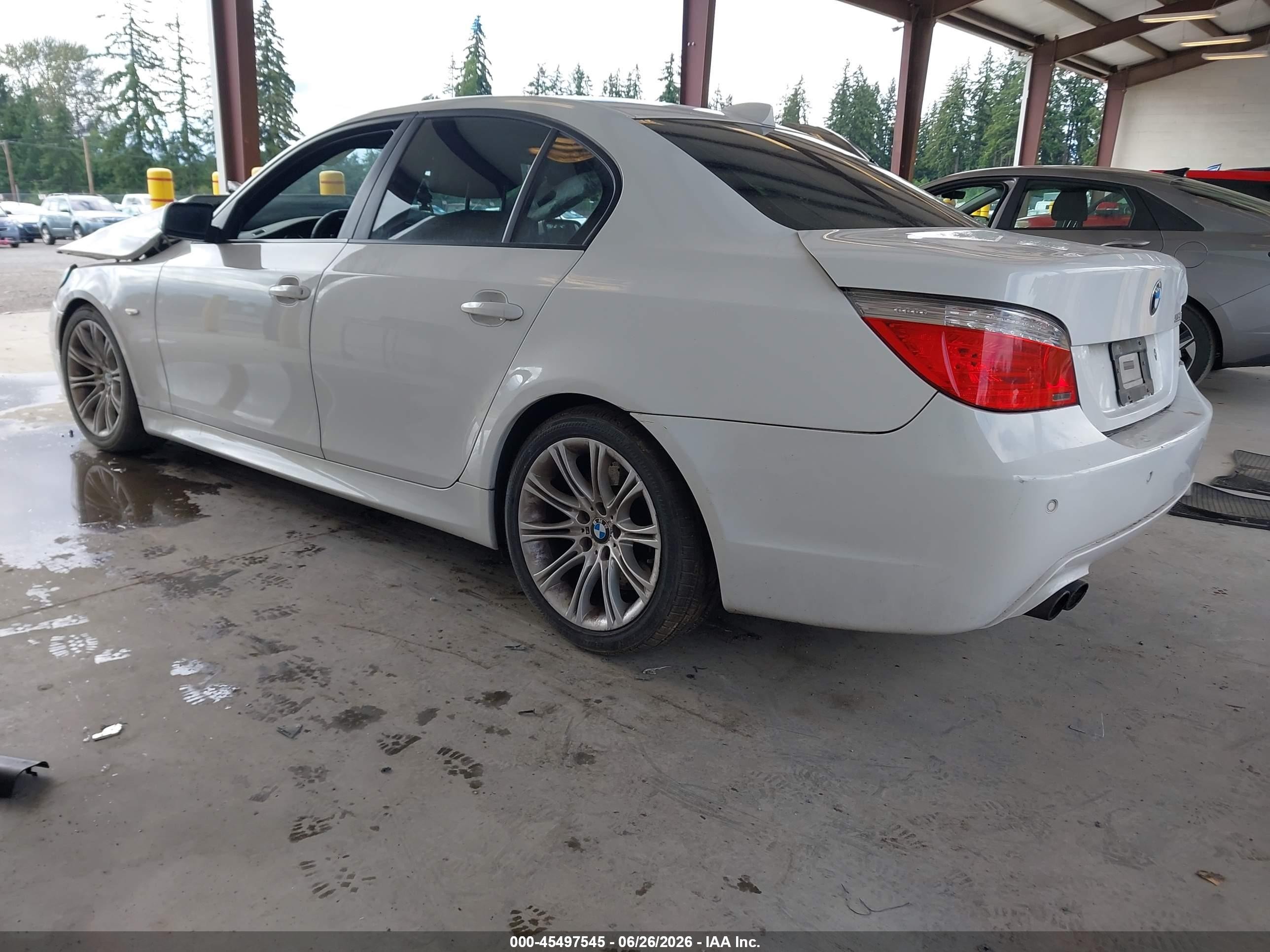 2010 Bmw 535i   White vin: WBANW1C55AC164049
