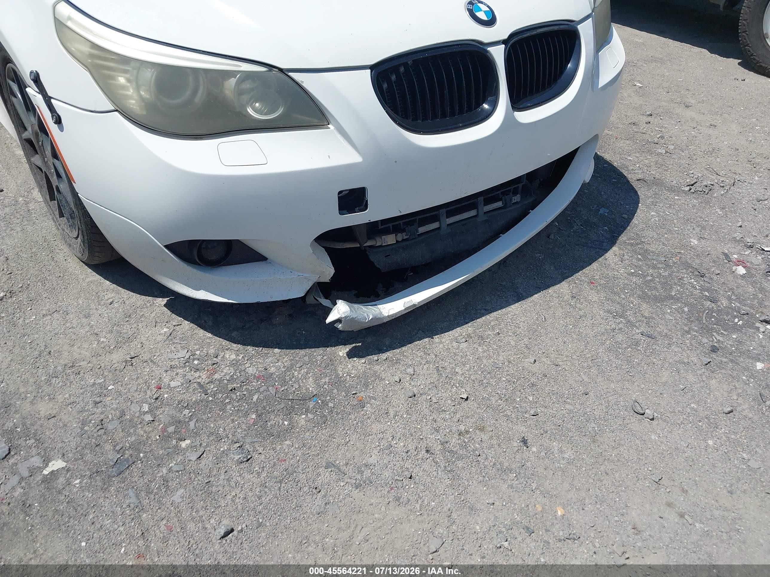 2010 Bmw 535i   Белый vin: WBANW1C5XAC167139