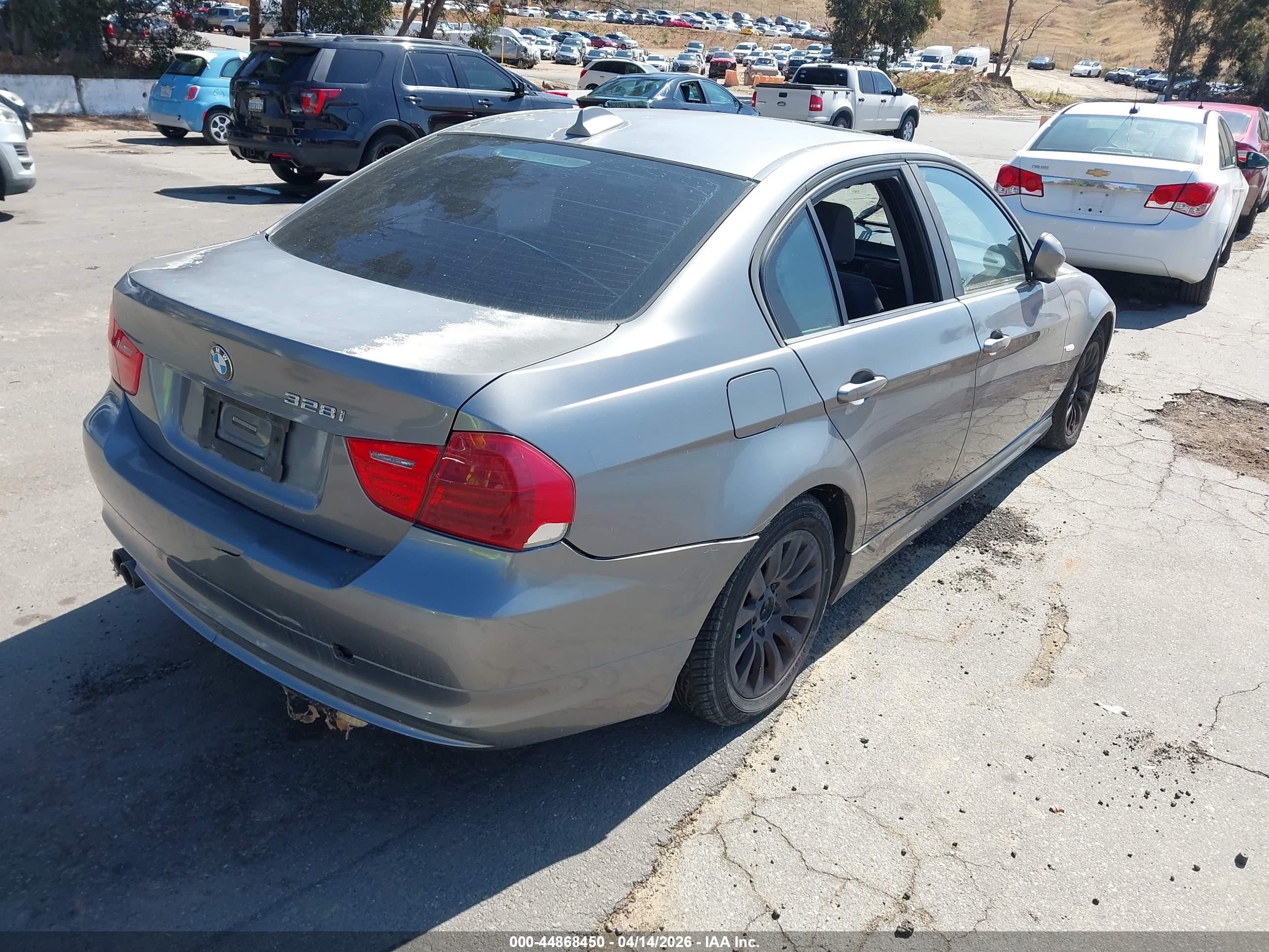 2009 Bmw 328i   Silver vin: WBAPH53589A438409