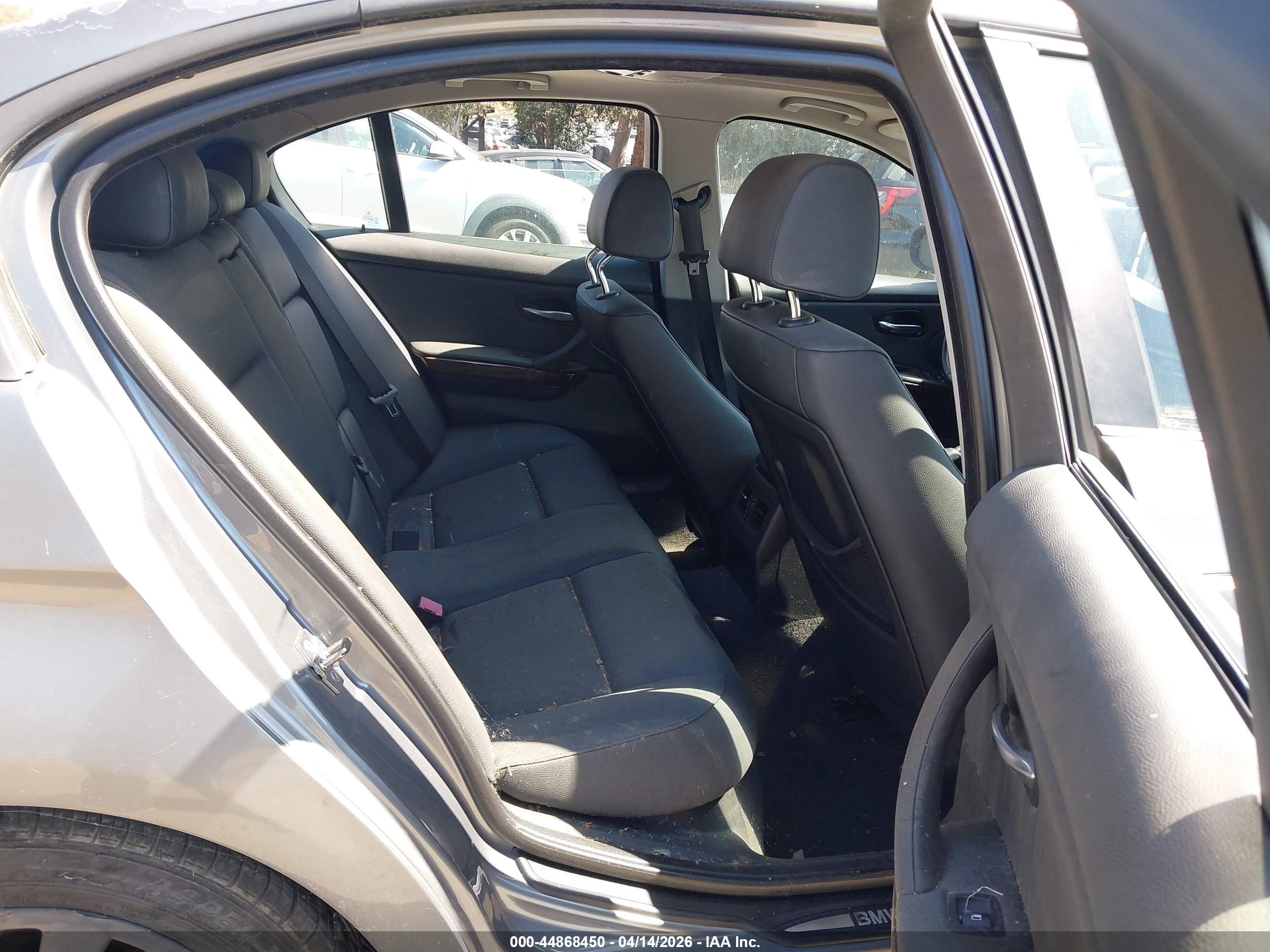 2009 Bmw 328i   Silver vin: WBAPH53589A438409