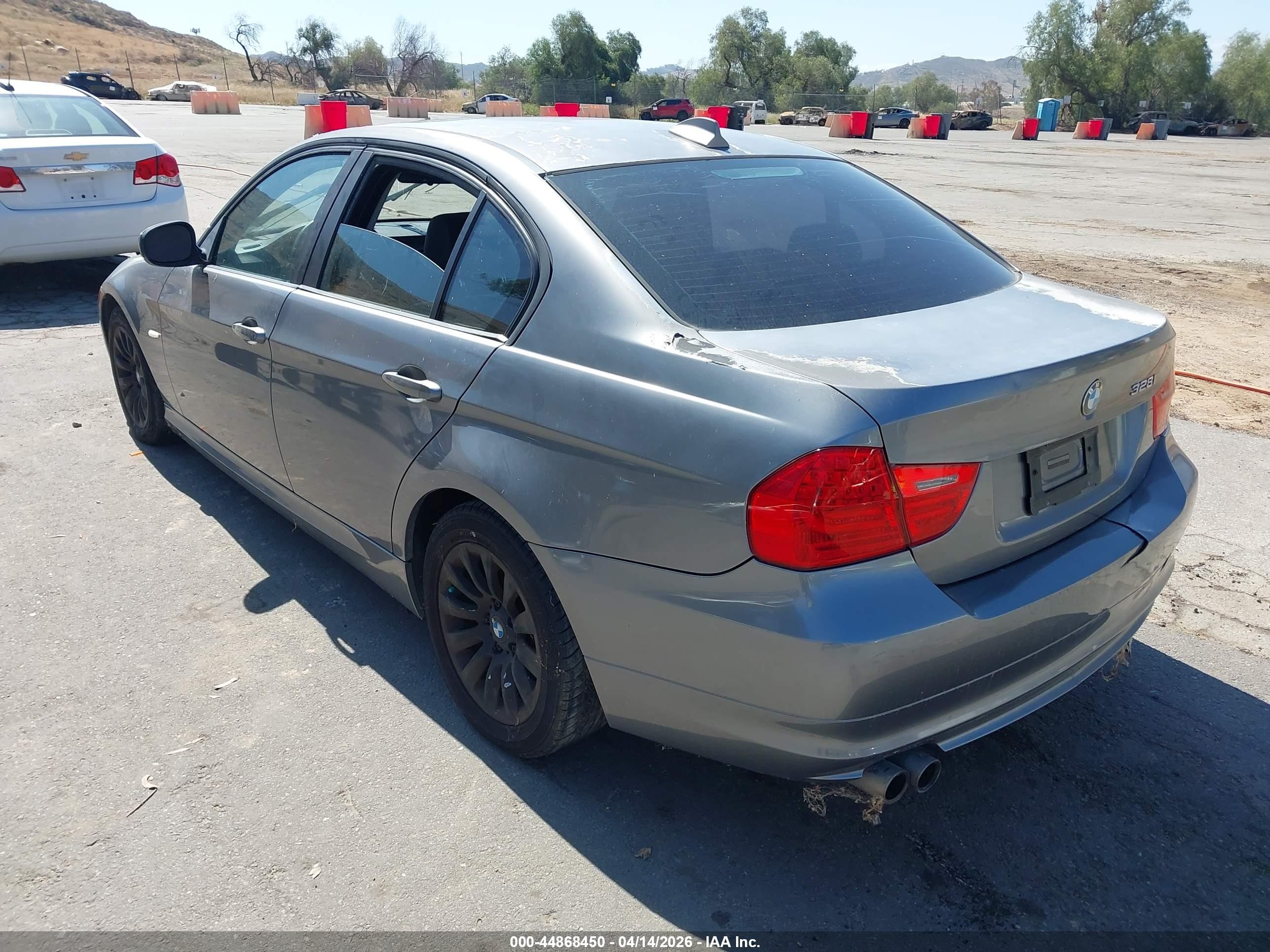 2009 Bmw 328i   Silver vin: WBAPH53589A438409