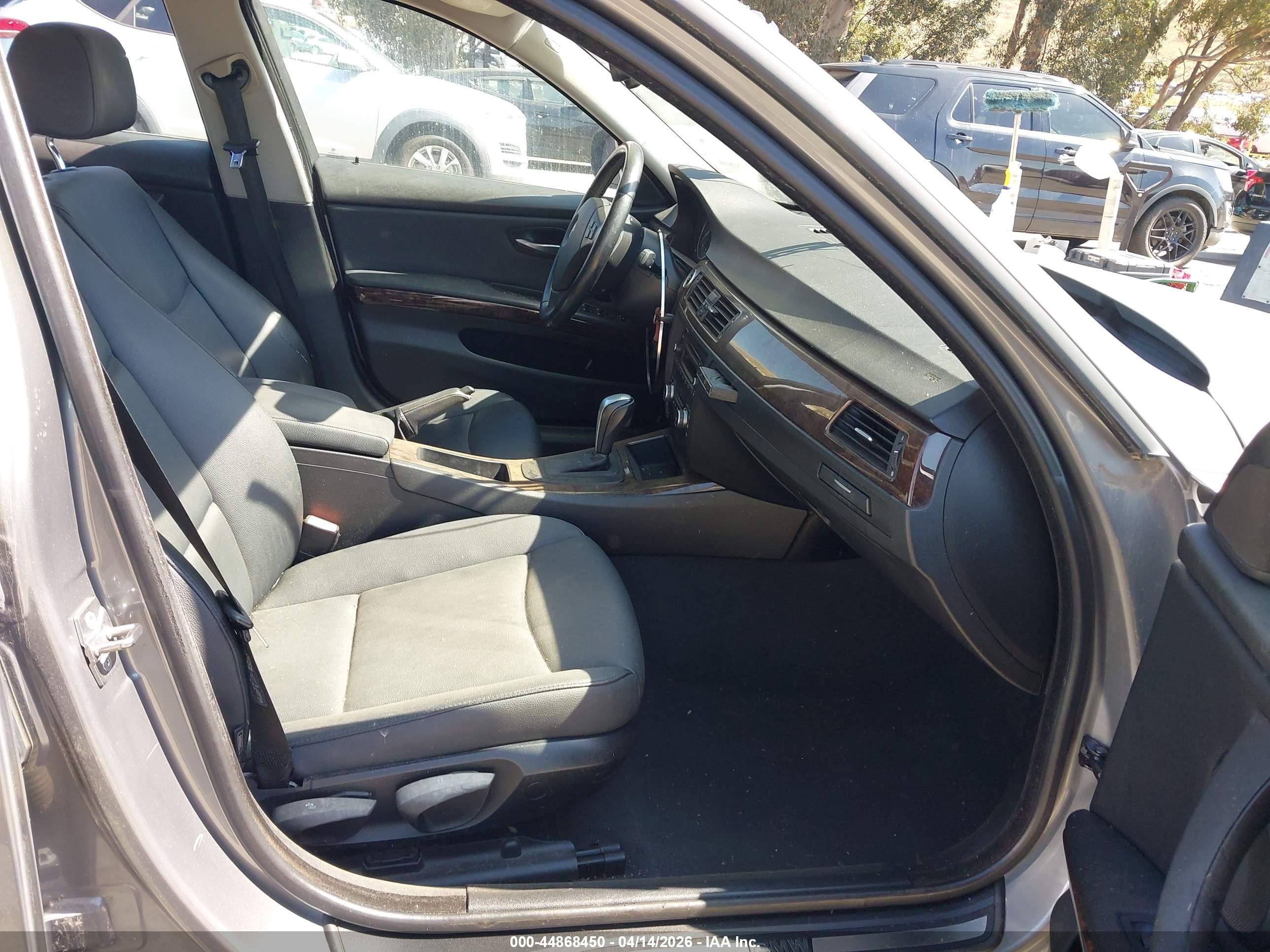 2009 Bmw 328i   Silver vin: WBAPH53589A438409
