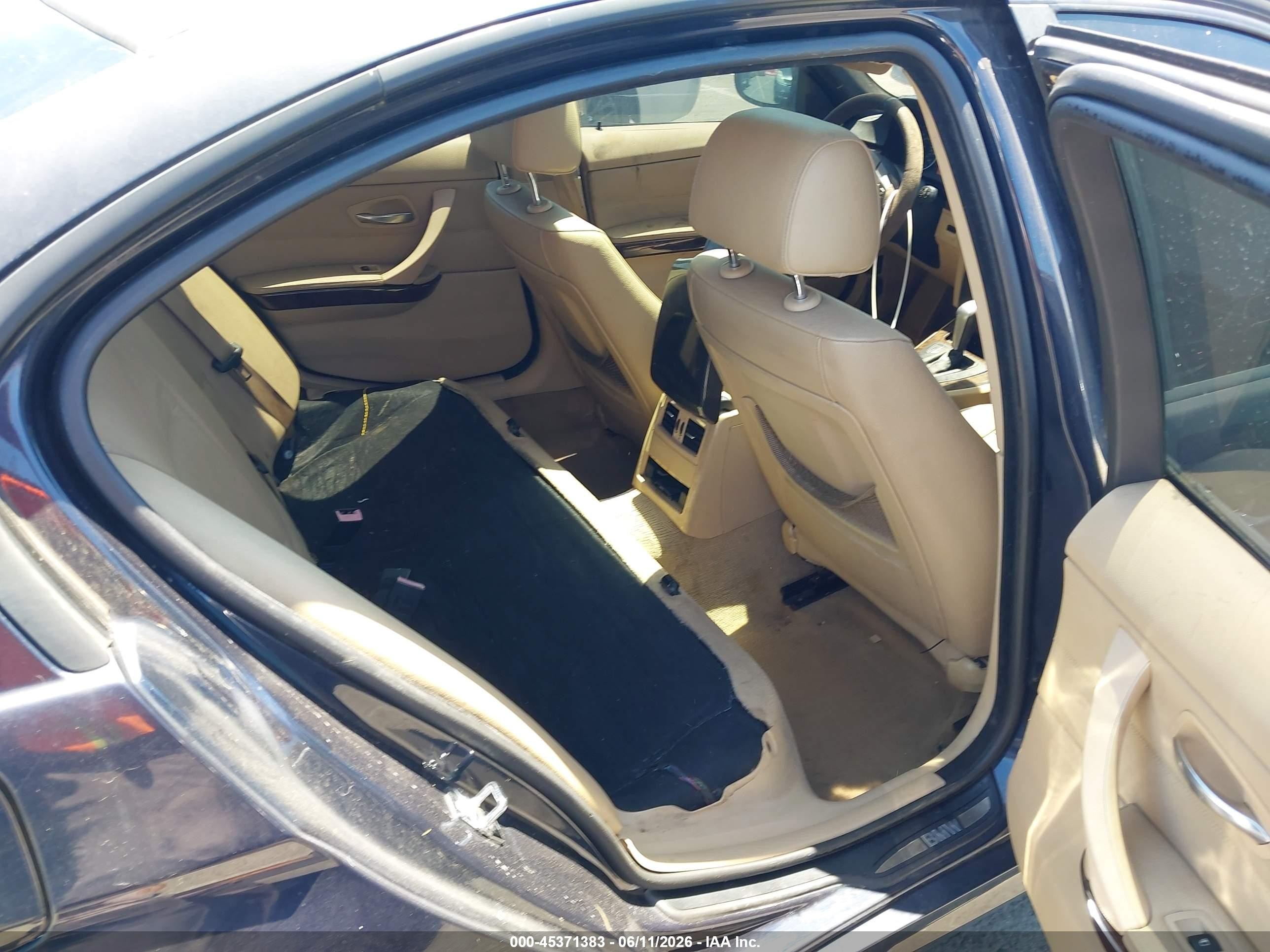 2009 Bmw 328i   Dark Blue vin: WBAPH57509NL78645