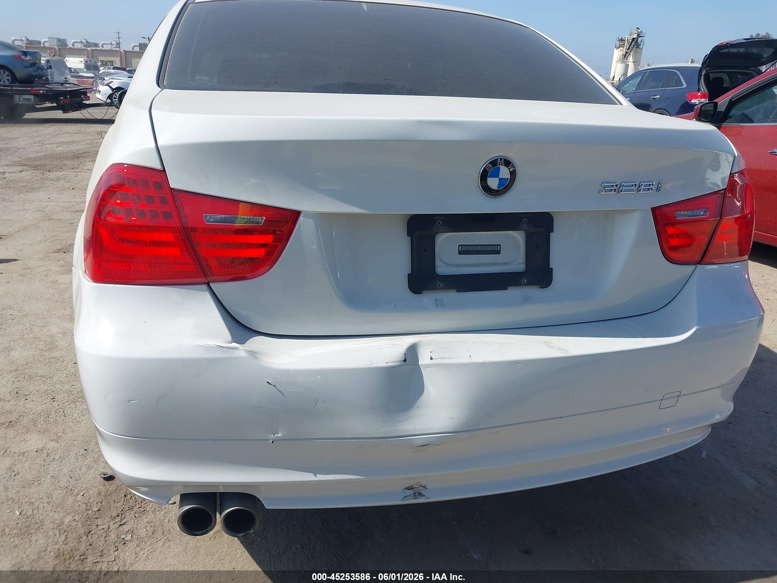 2009 Bmw 328i   White vin: WBAPH57579NM34080