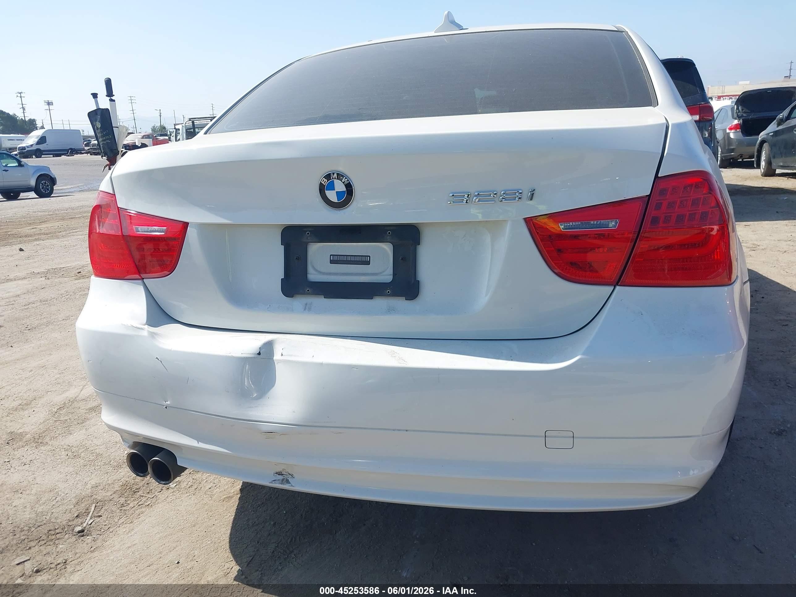 2009 Bmw 328i   White vin: WBAPH57579NM34080