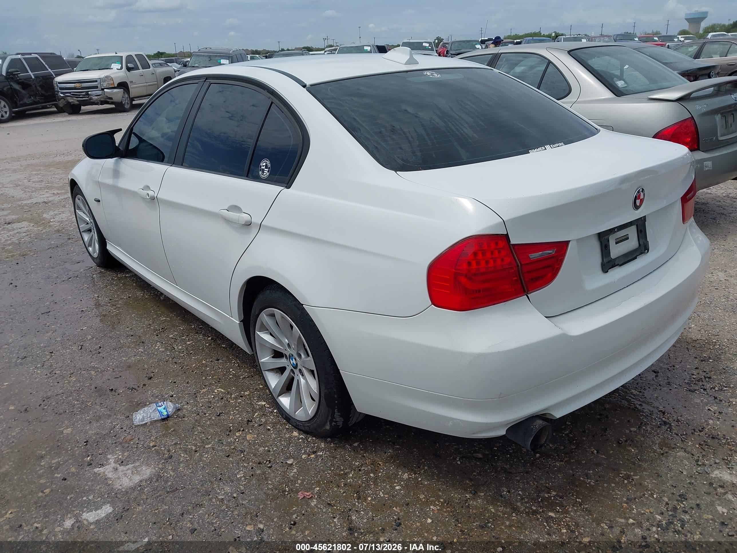 2011 Bmw 328i   White vin: WBAPH5C50BA440676