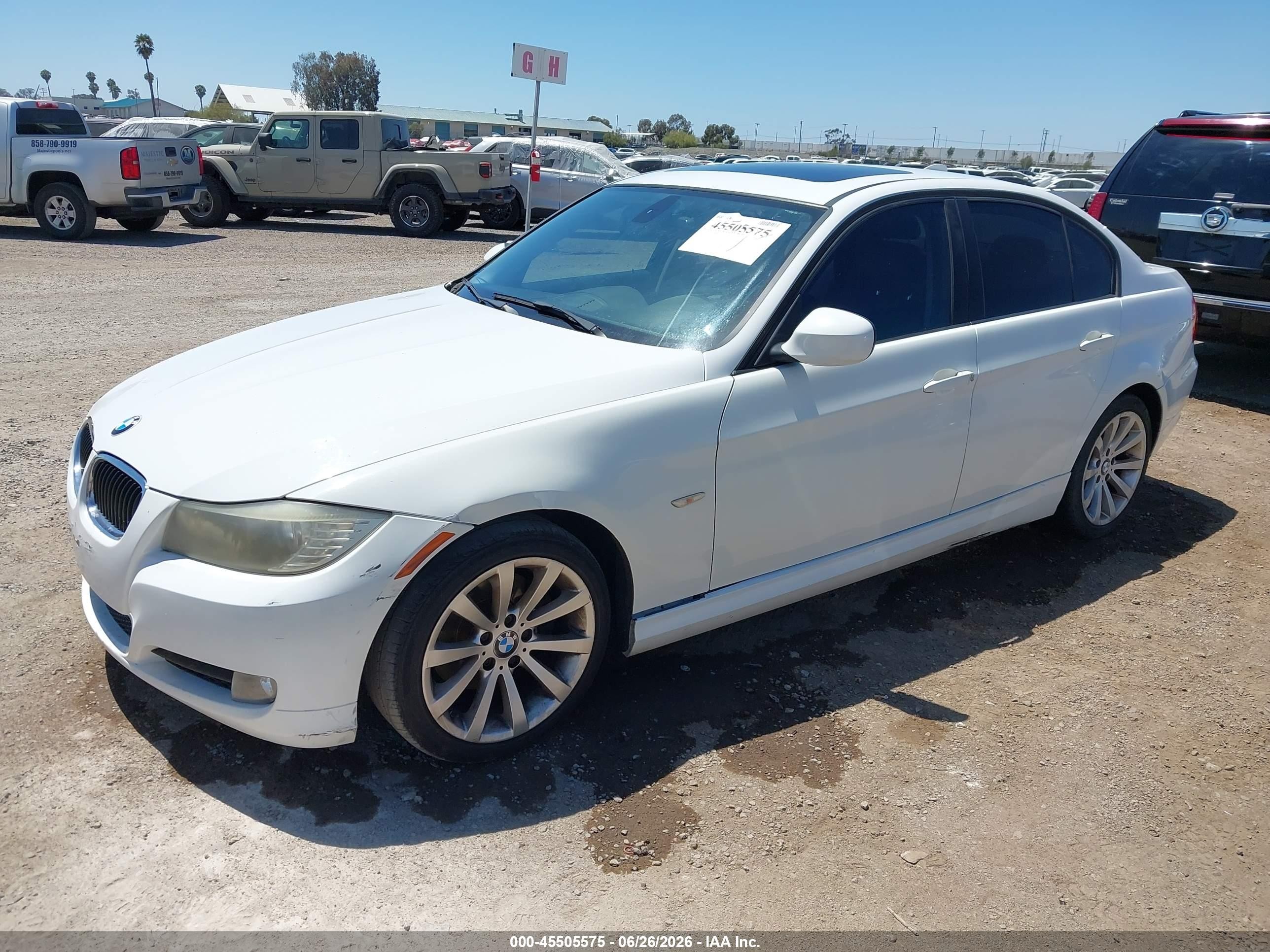2011 Bmw 328i   Белый vin: WBAPH5C50BF093949
