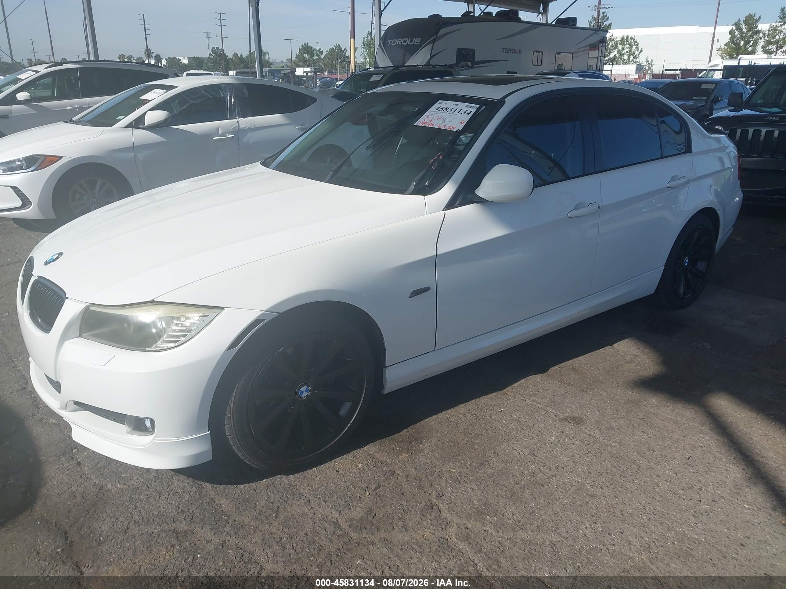 2011 Bmw 328i   White vin: WBAPH5C51BA442940