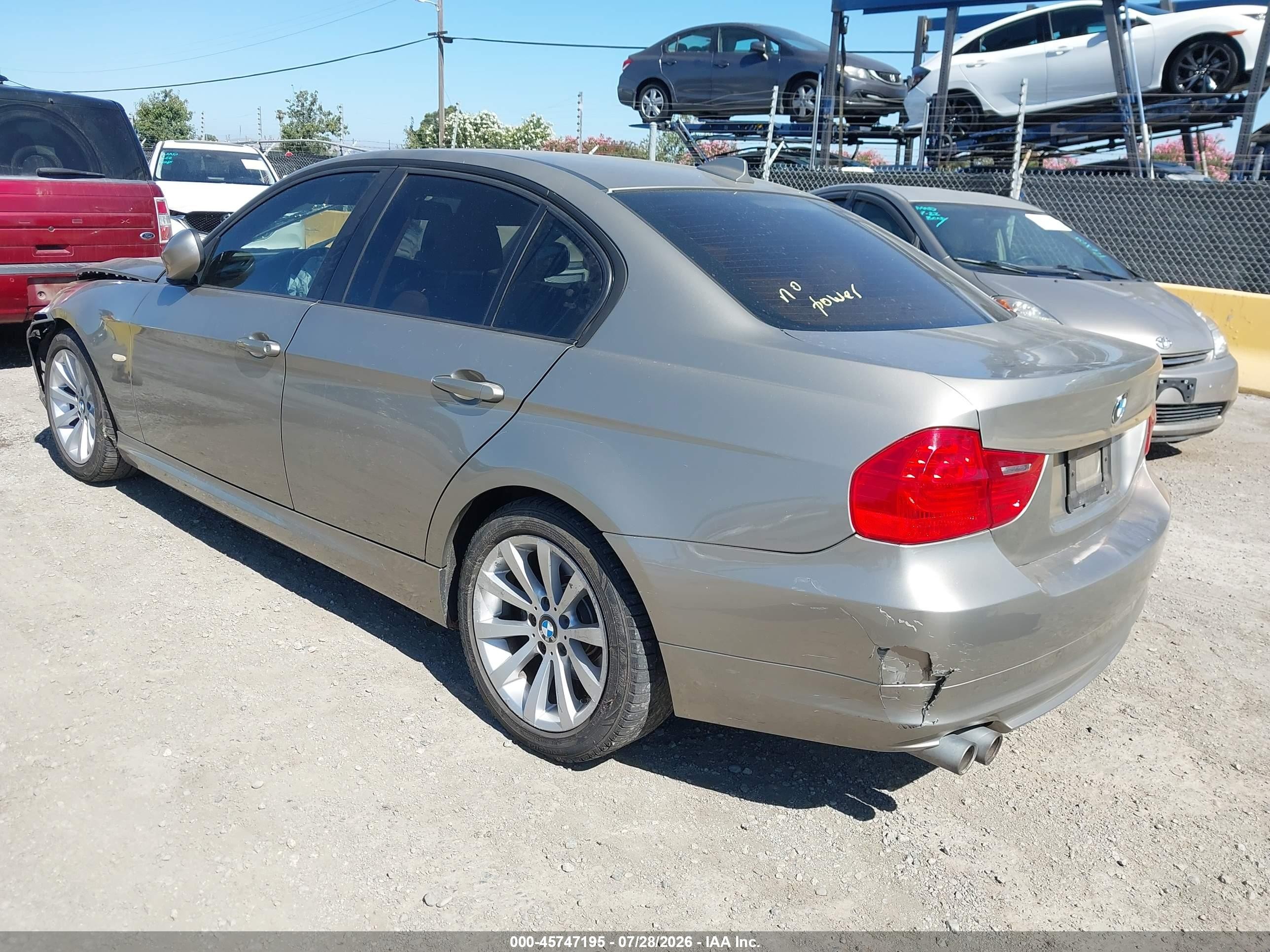 2011 Bmw 328i   Золотой vin: WBAPH5C51BA447930
