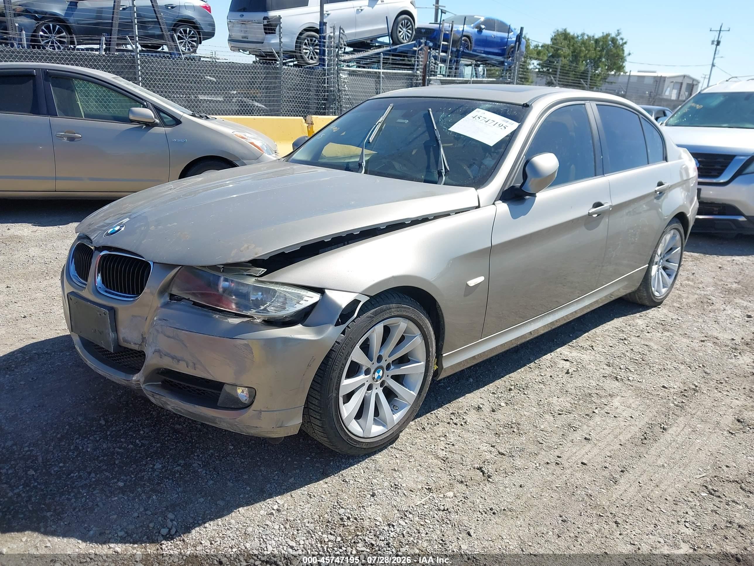 2011 Bmw 328i   Золотой vin: WBAPH5C51BA447930