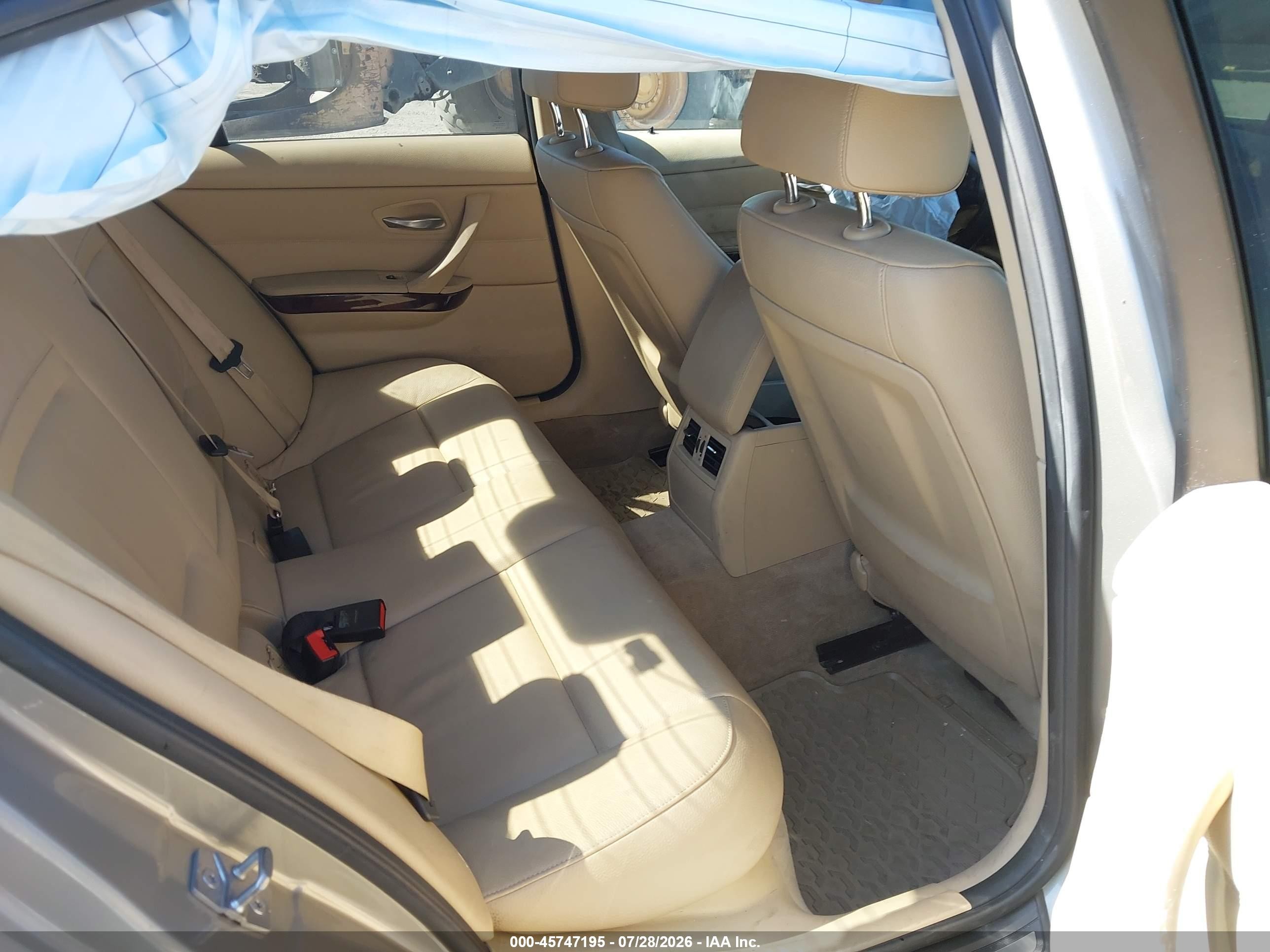 2011 Bmw 328i   Золотой vin: WBAPH5C51BA447930