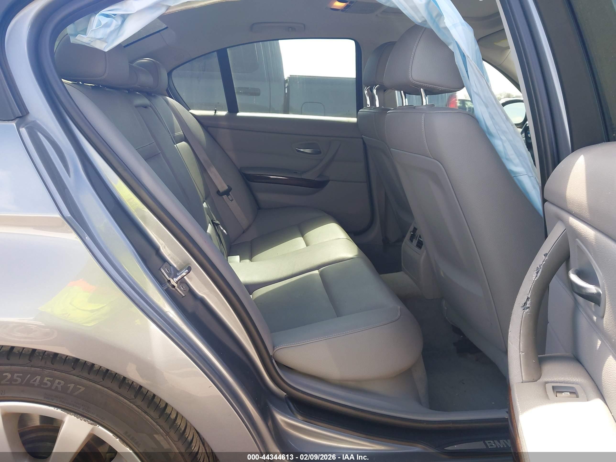 2011 Bmw 328i   Silver vin: WBAPH5C52BA446687