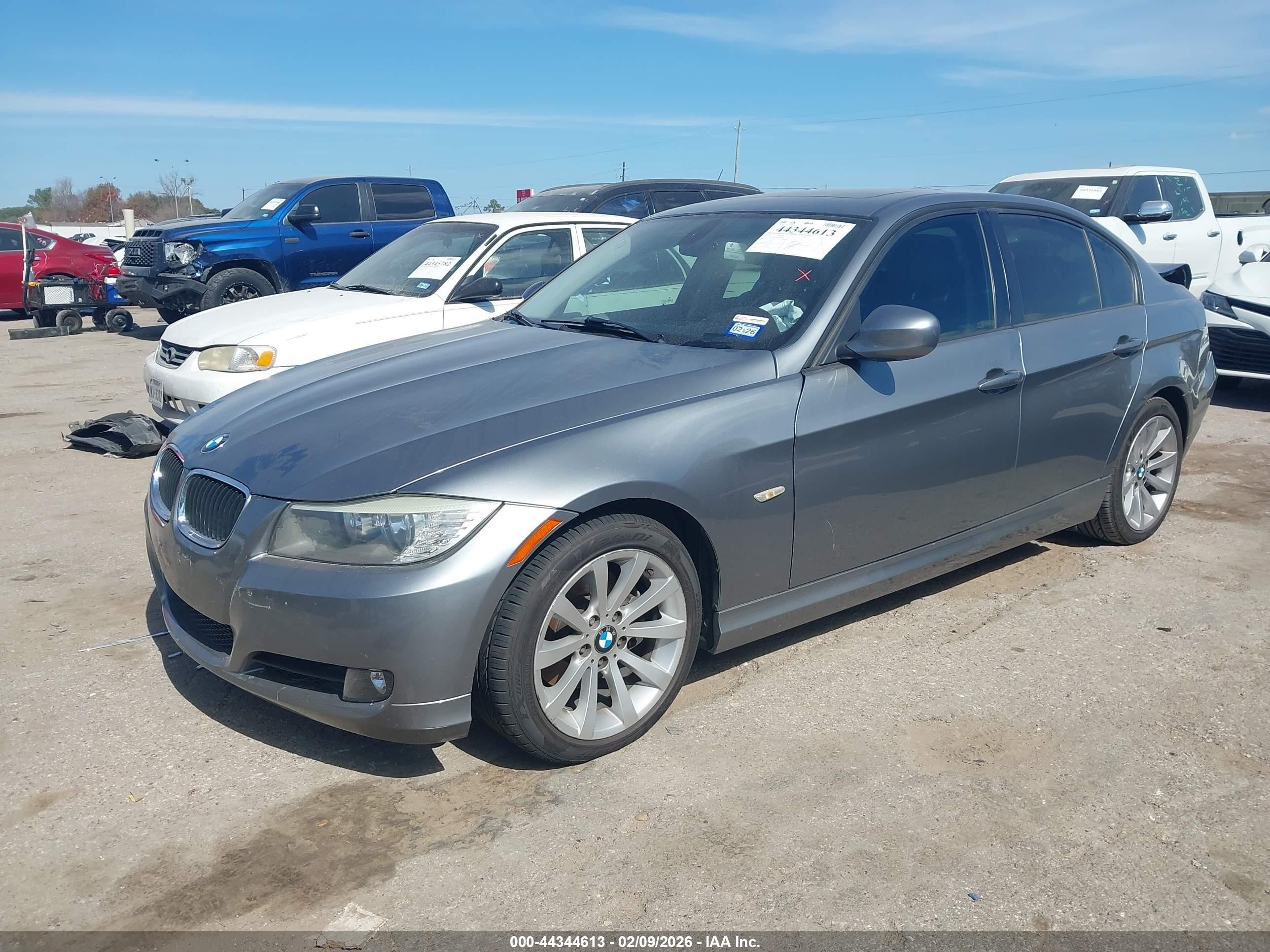 2011 Bmw 328i   Silver vin: WBAPH5C52BA446687