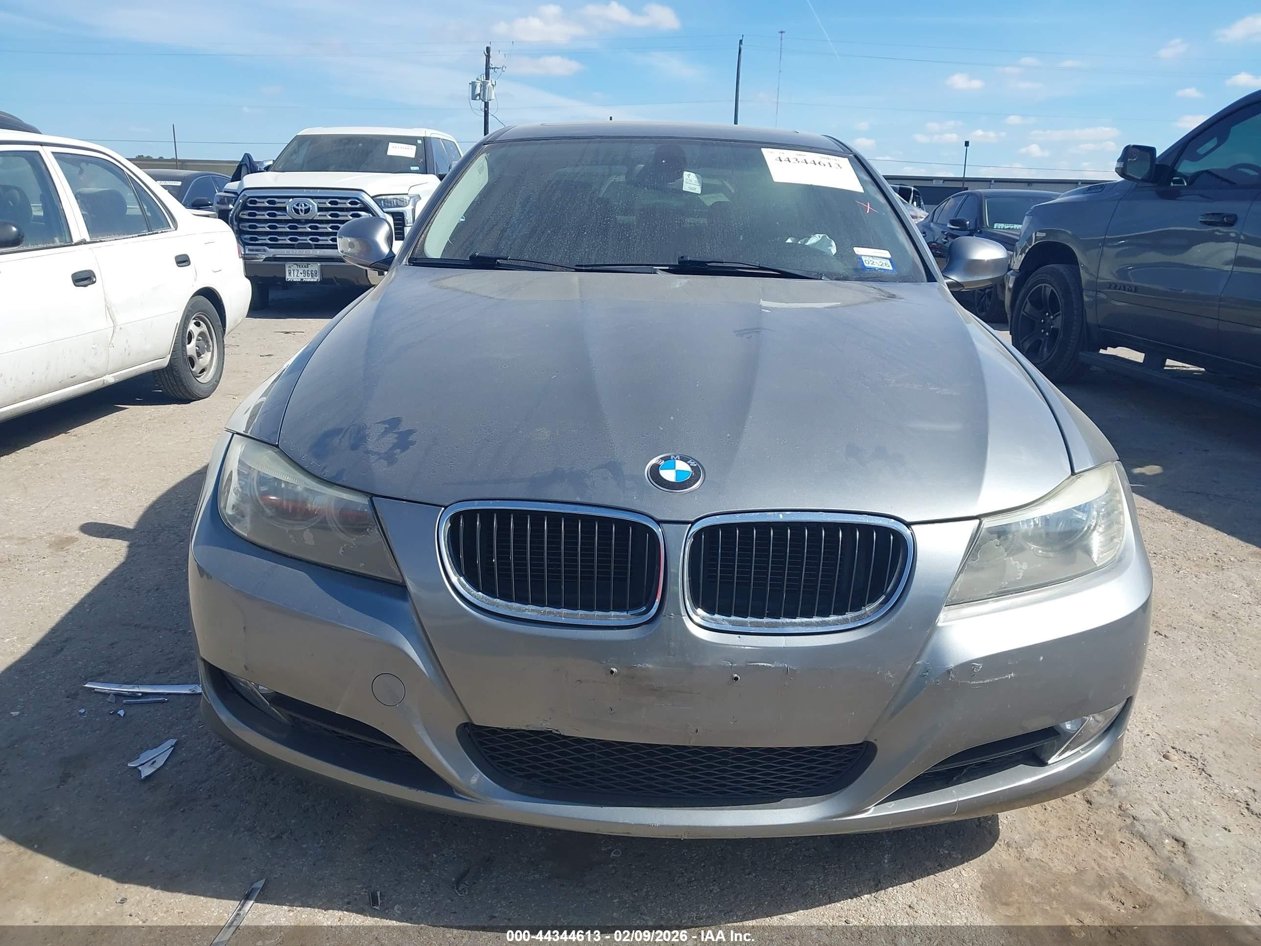 2011 Bmw 328i   Silver vin: WBAPH5C52BA446687